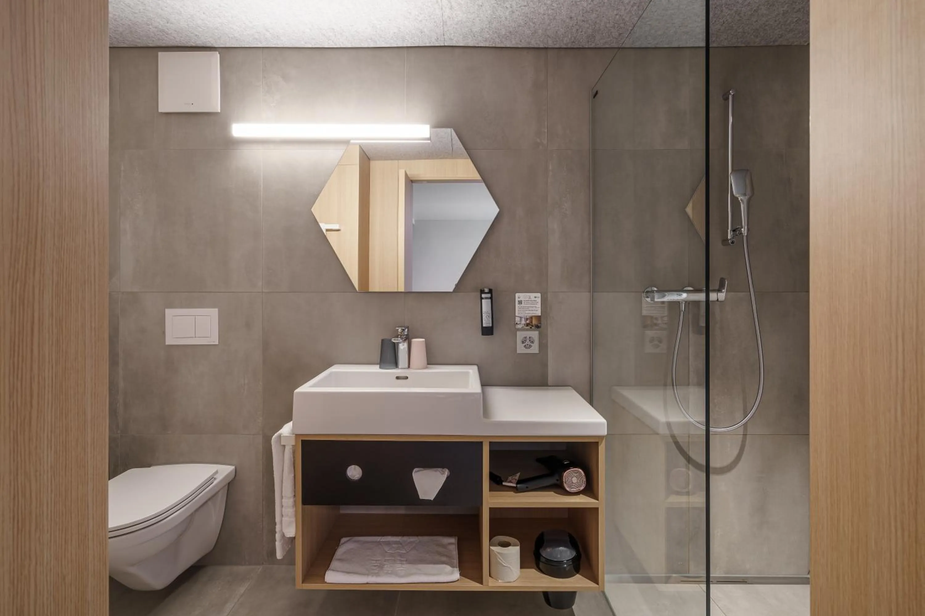 Shower in The Lab Hotel & Apartments