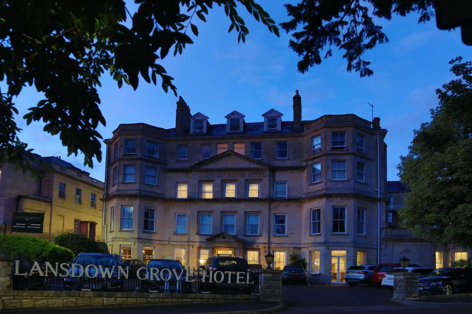 Night in Lansdown Grove Hotel