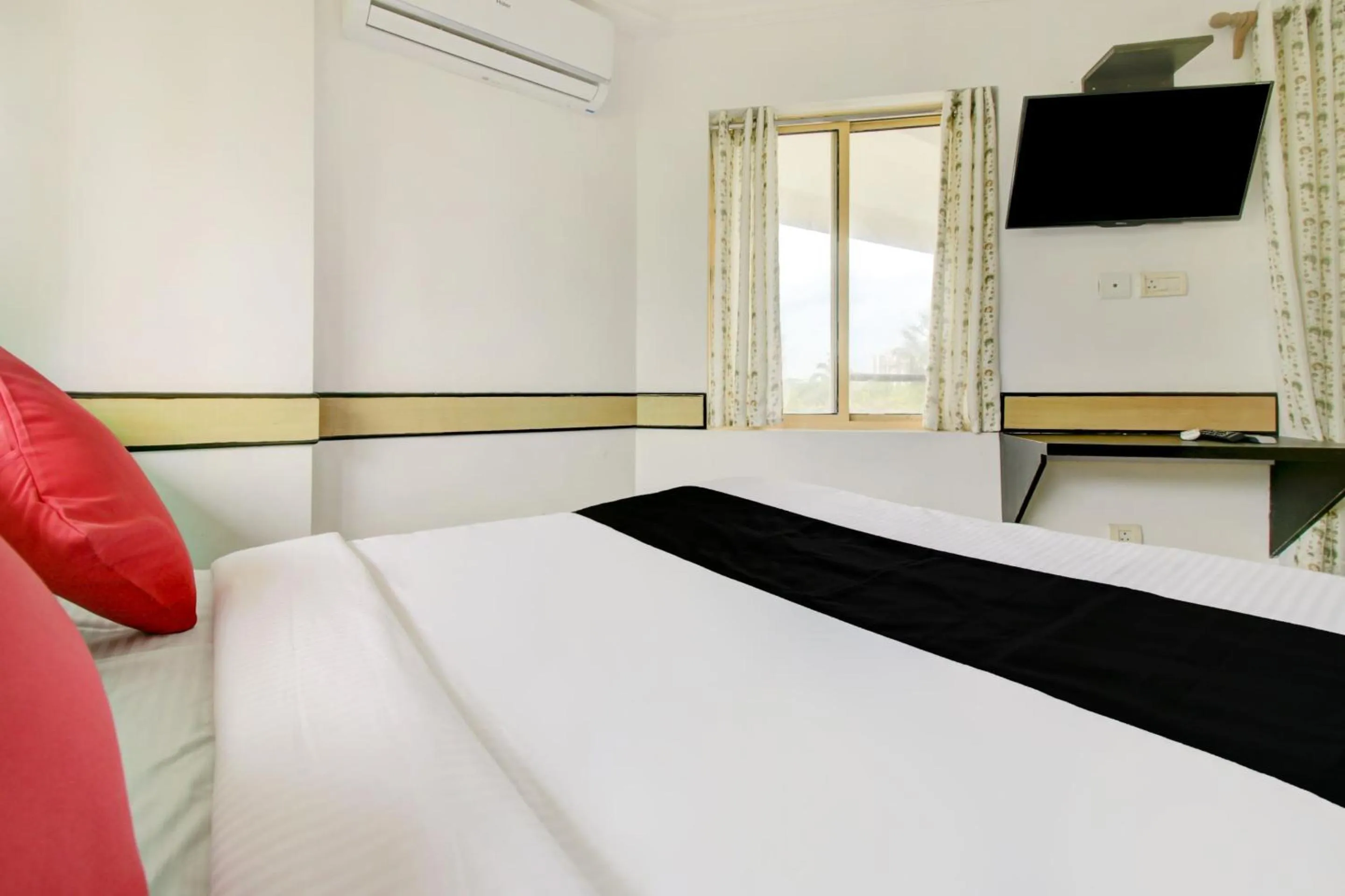 Bedroom in Hotel O Floatel International Beach Resort