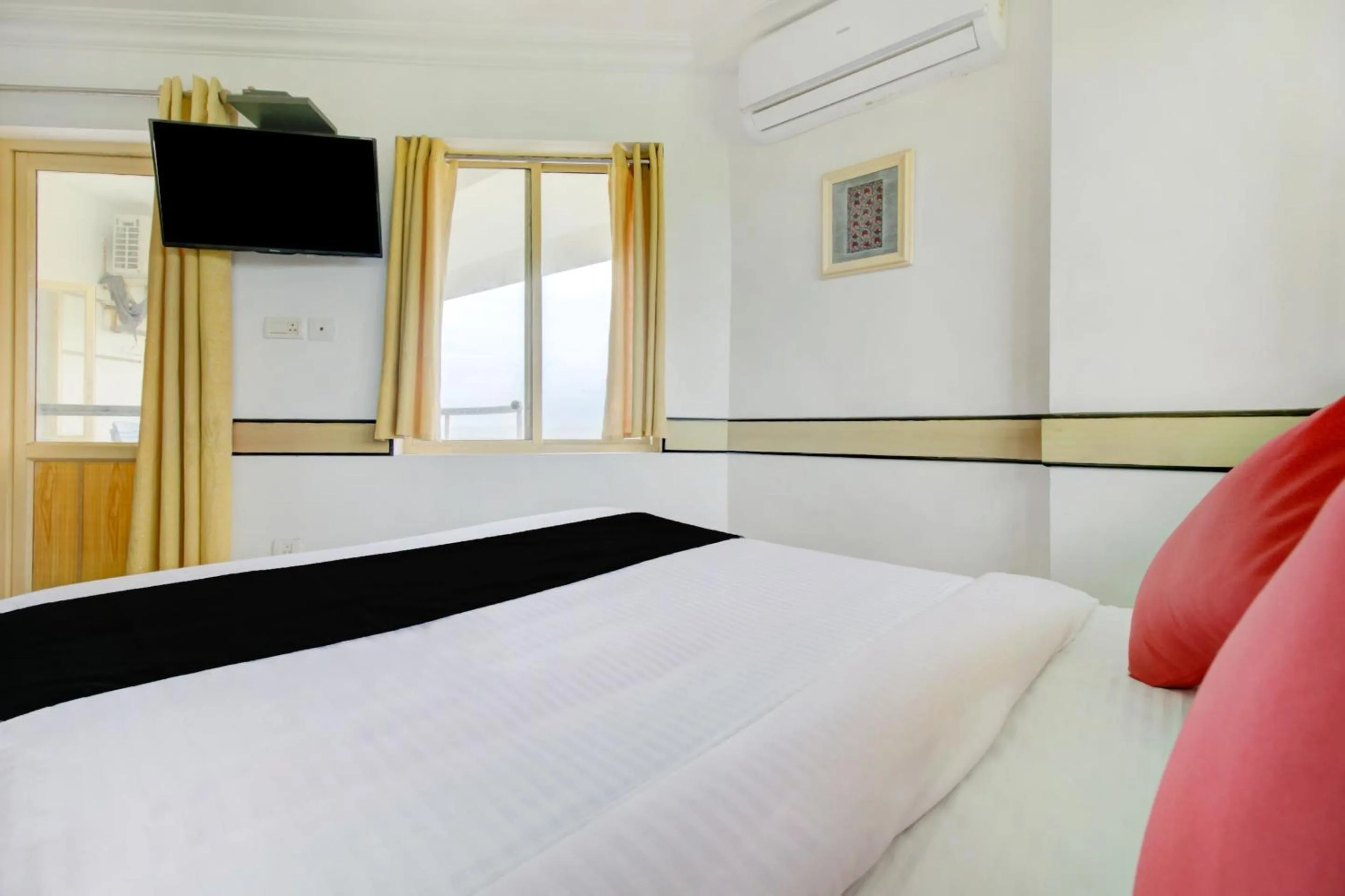 Bedroom in Hotel O Floatel International Beach Resort