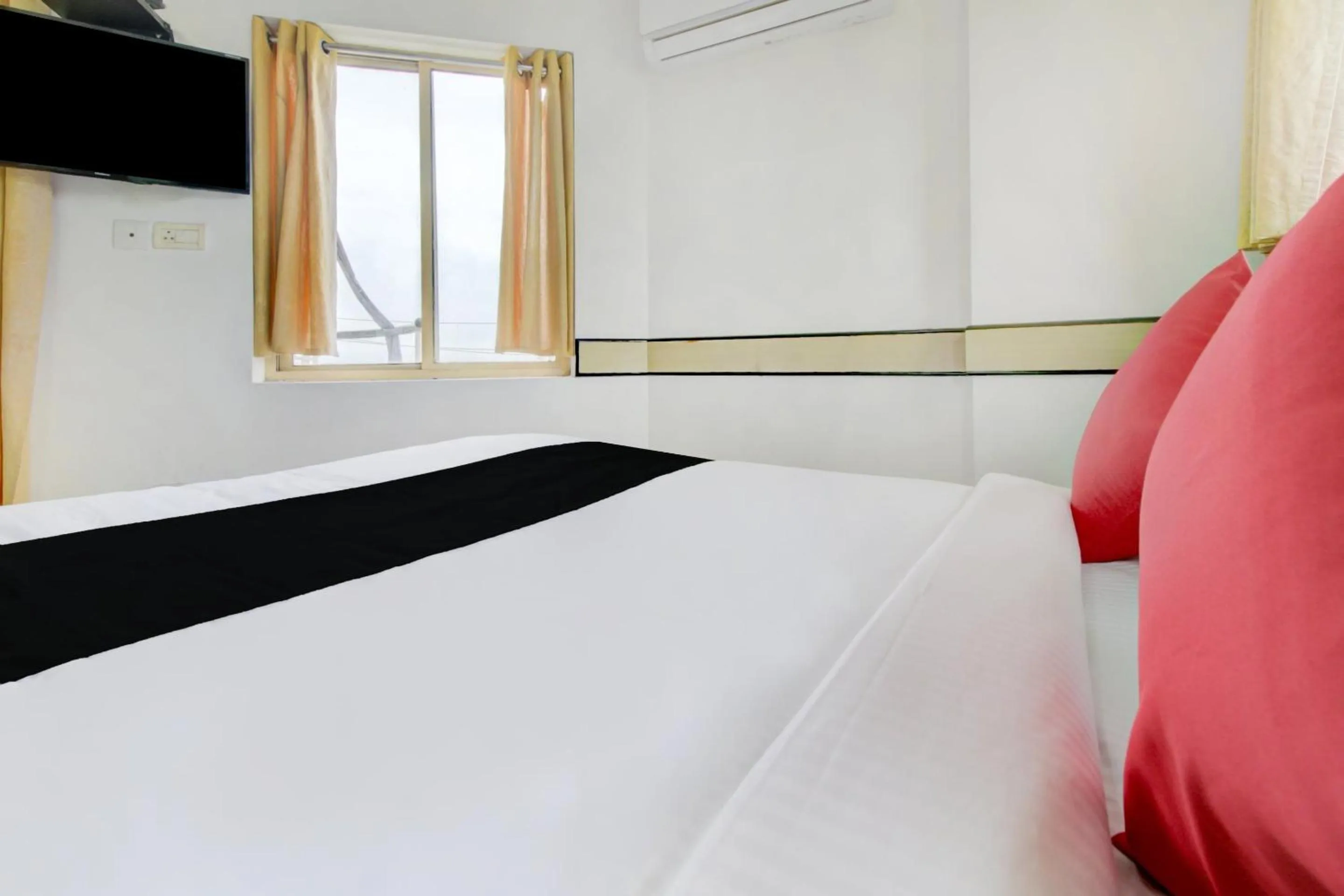 Bathroom in Hotel O Floatel International Beach Resort