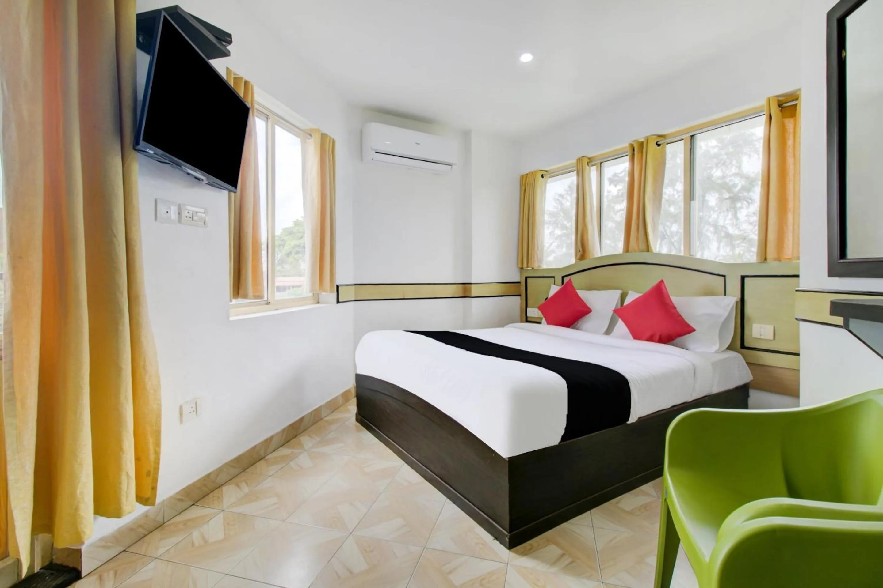 Bedroom in Hotel O Floatel International Beach Resort