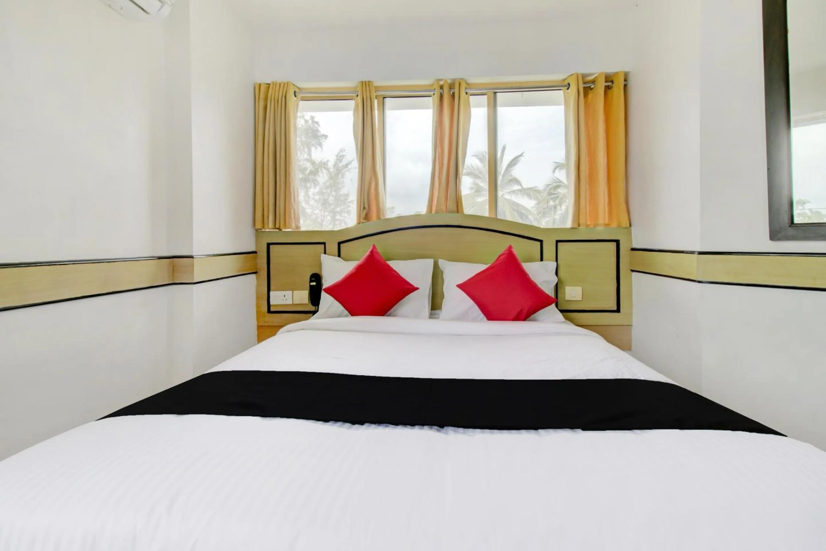 Bedroom in Hotel O Floatel International Beach Resort