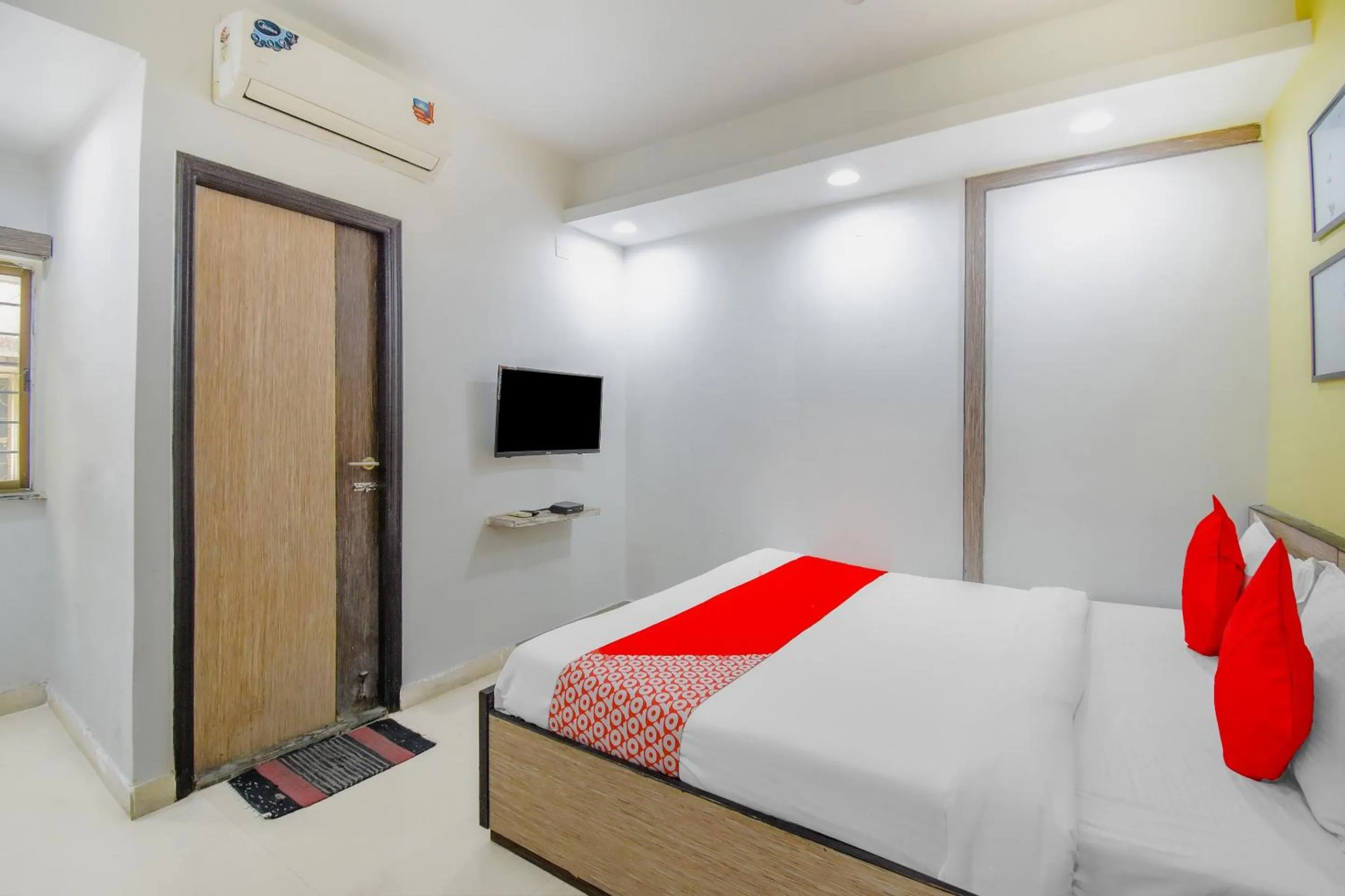 Bedroom, Bed in Super hotel O Adri 2