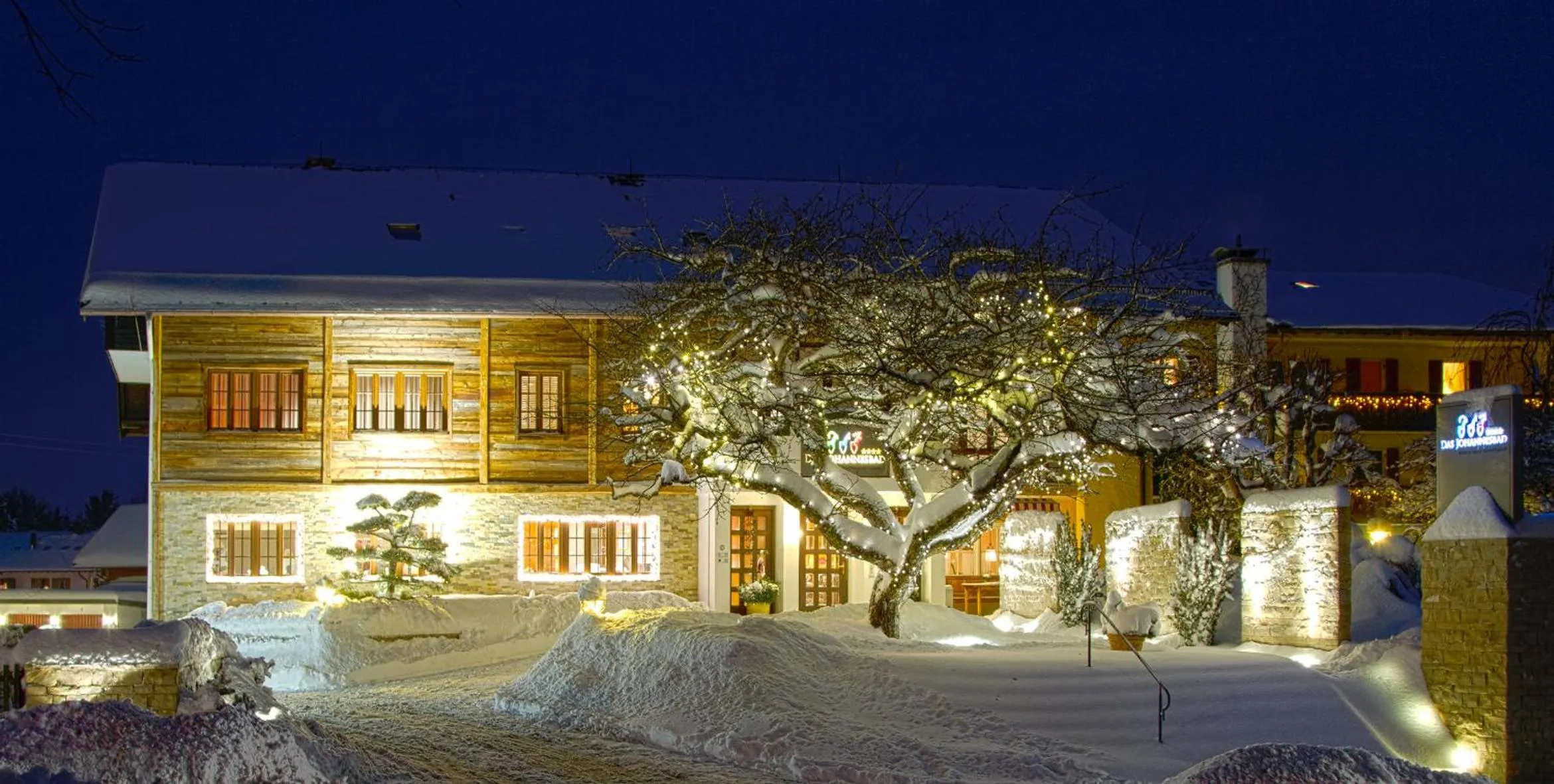Facade/entrance in Das Johannesbad - DAS MEDICAL SPA & VITAL REFUGIUM