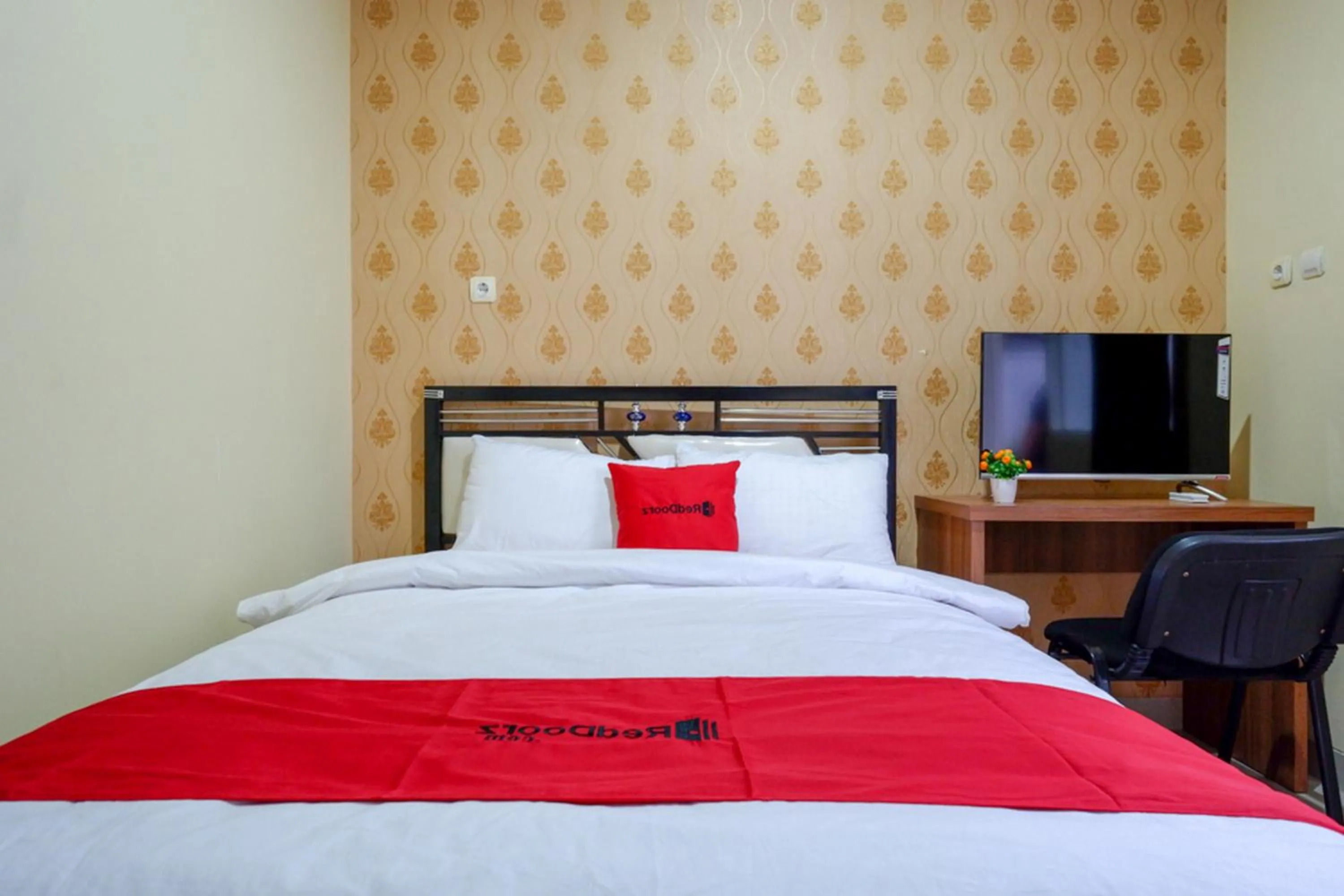 Bed in RedDoorz @ Jalan Bali Cilacap