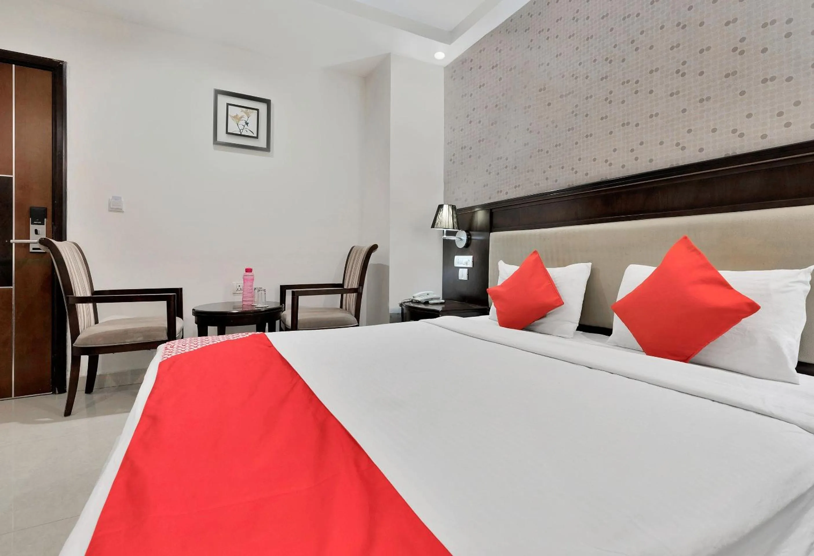 Bedroom, Bed in Super Capital O Rudra Grand Near Kondapur x Road