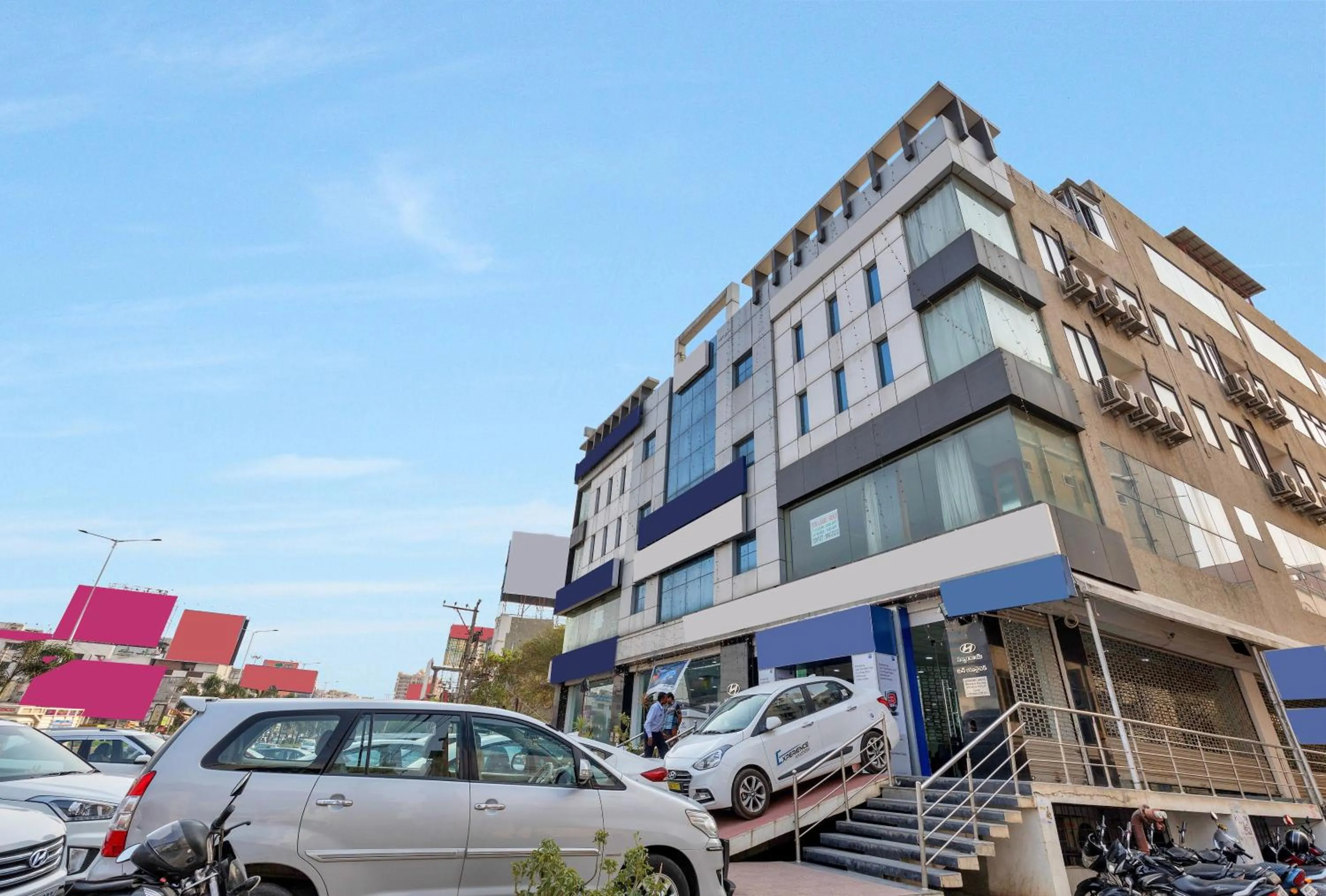 Facade/entrance in Super Capital O Rudra Grand Near Kondapur x Road