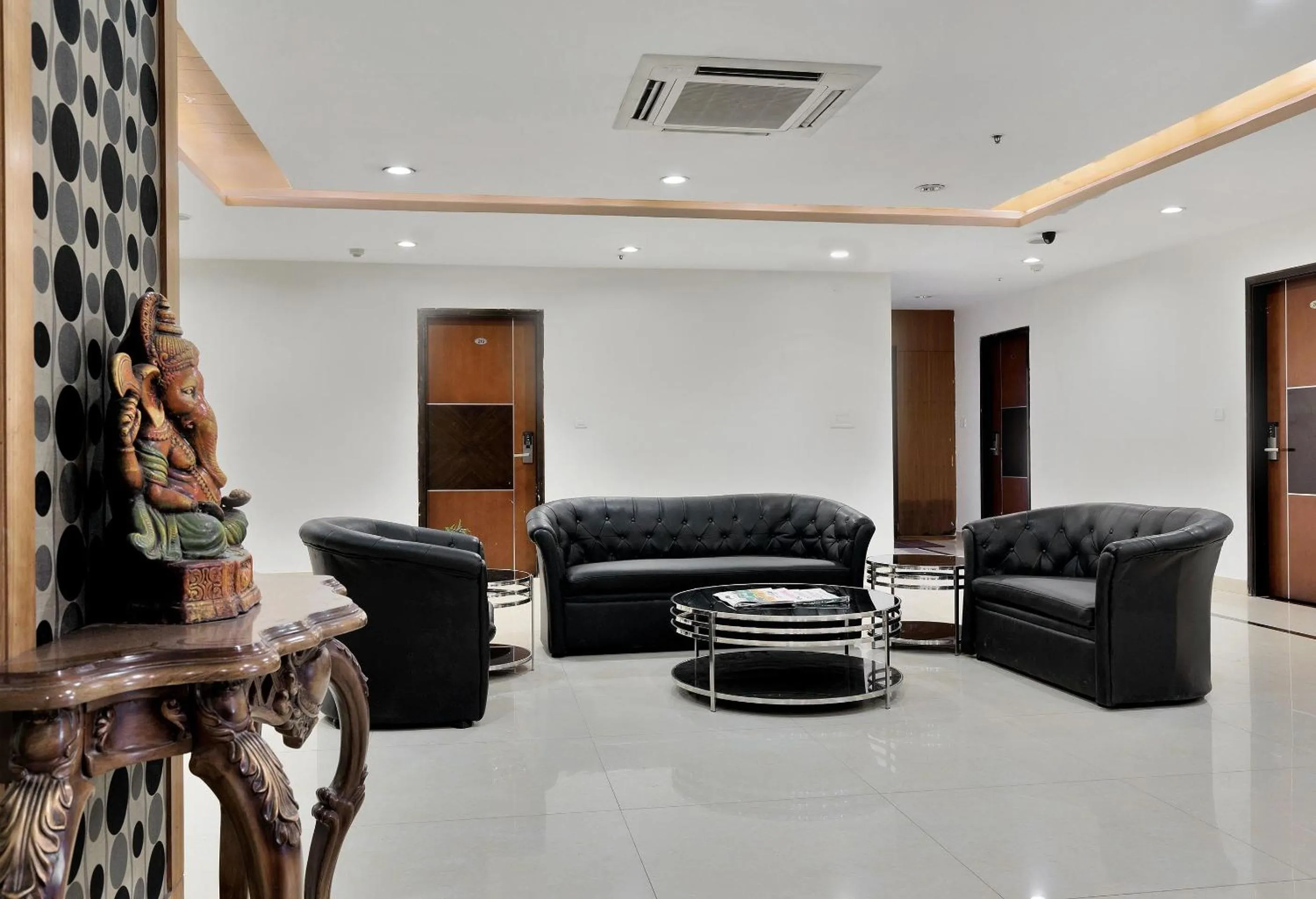 Lobby or reception in Super Capital O Rudra Grand Near Kondapur x Road