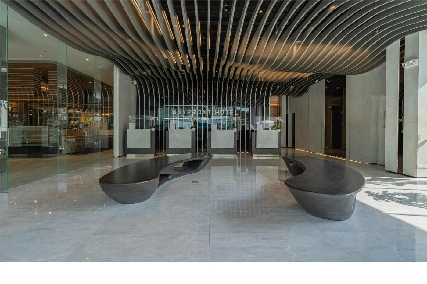 Lobby or reception in Bayfront Hotel Cebu Capitol Site