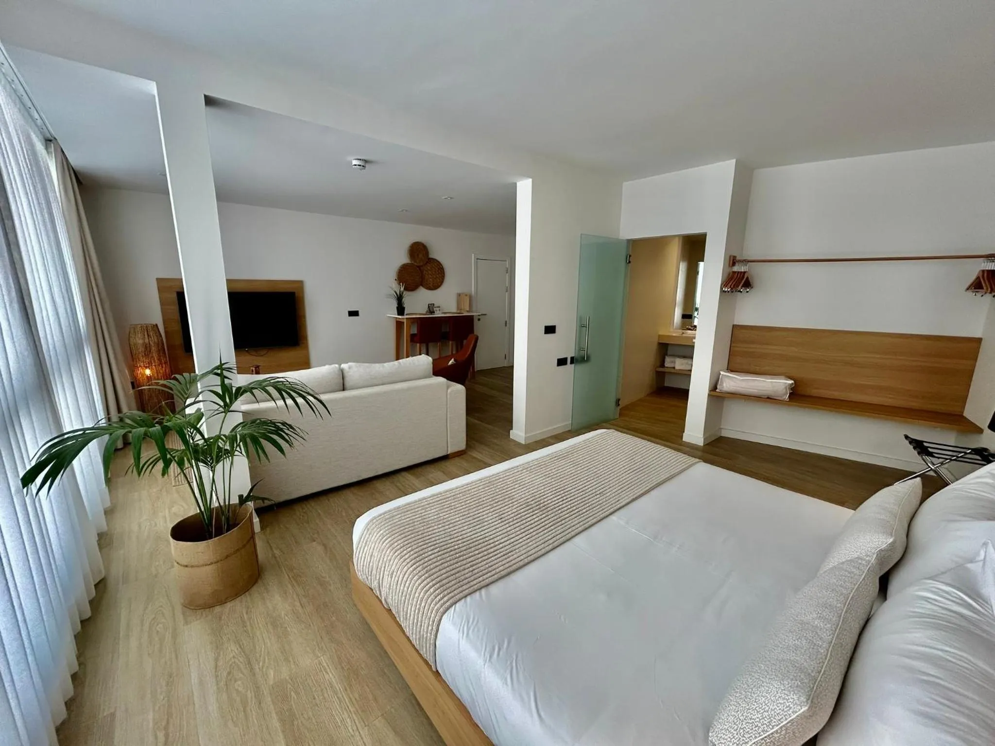 Photo of the whole room, Bed in Hotel Emblemático Hi Suites