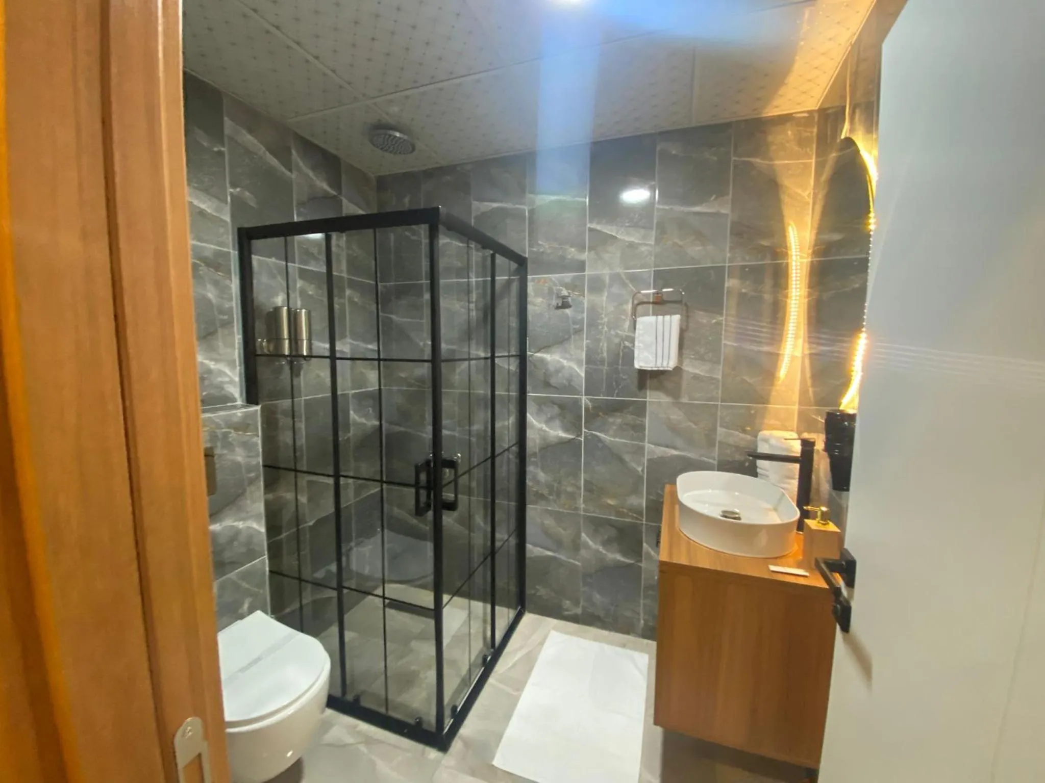 Shower in Beşiktaş Vip inn Hotel & suites