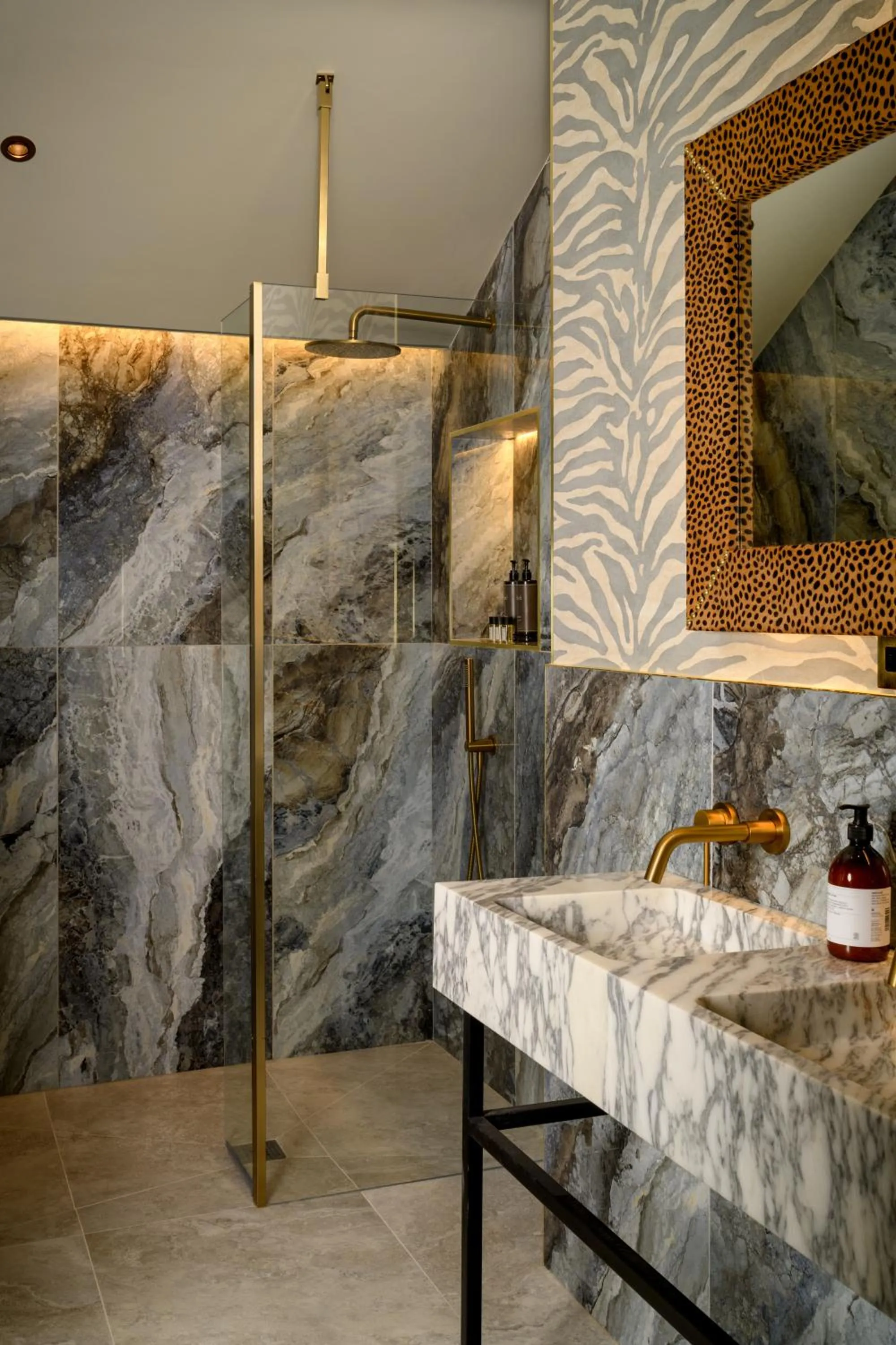 Bathroom in The Tempus at Charlton Hall Estate