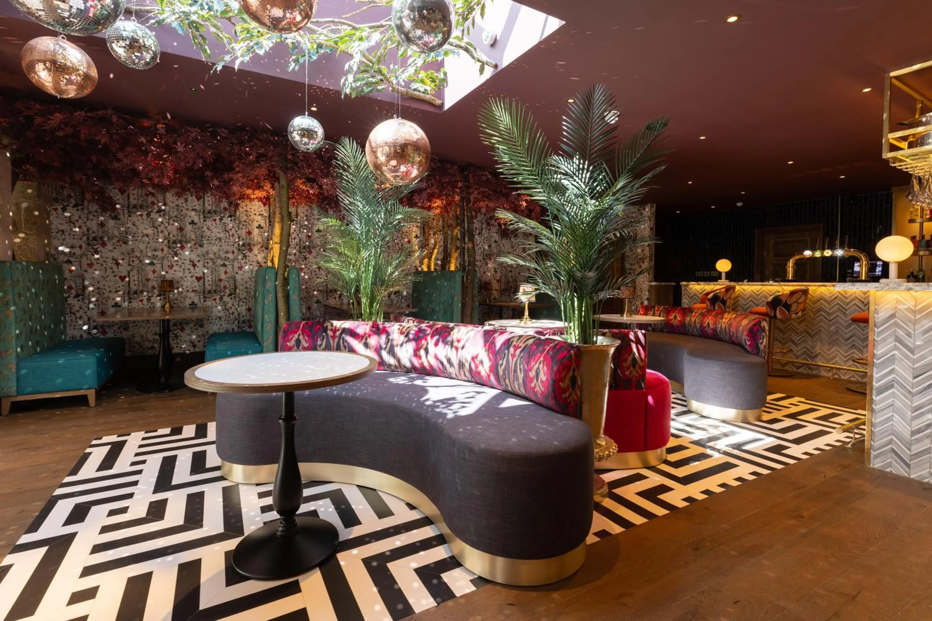 Lounge or bar in The Tempus at Charlton Hall Estate