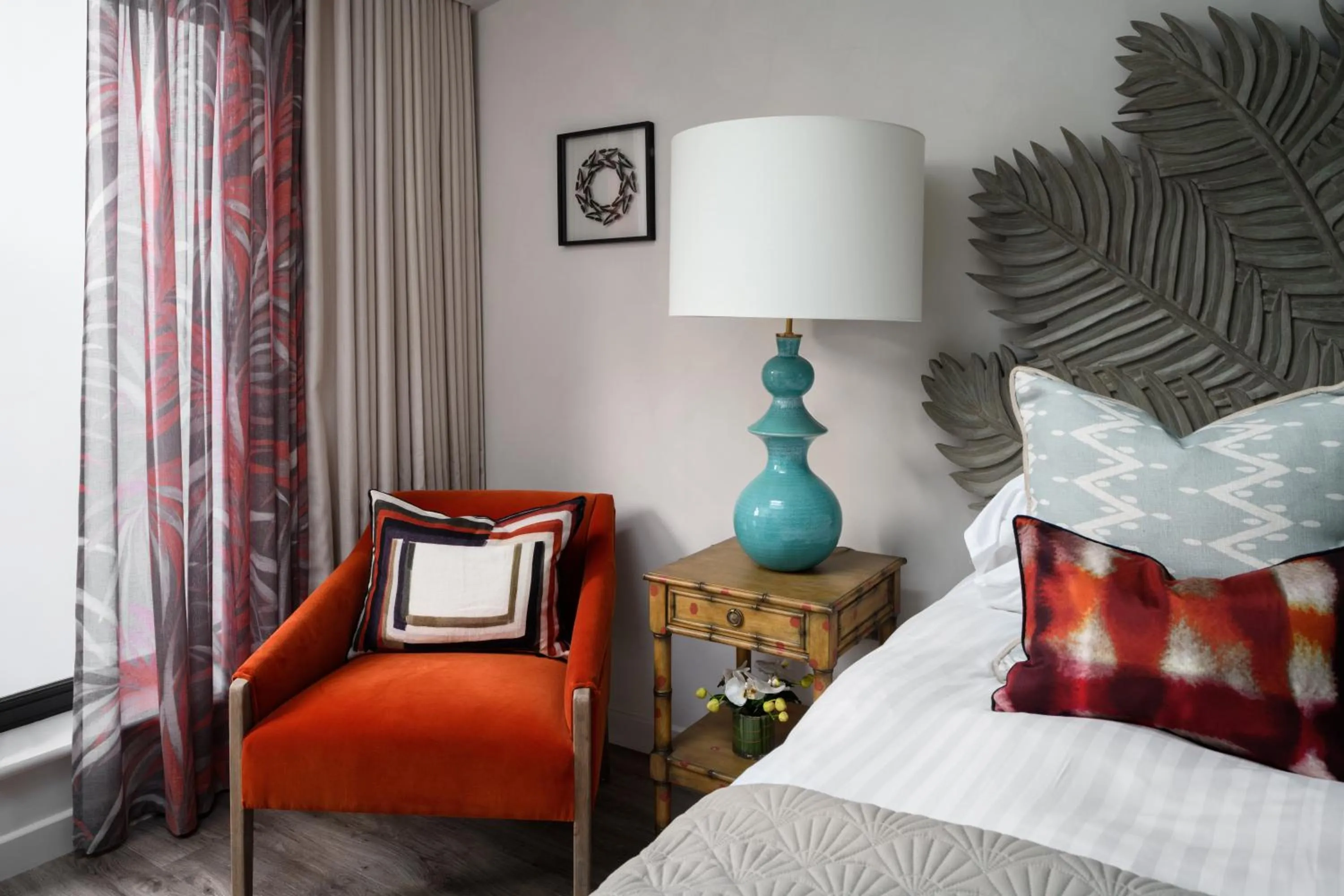 Seating area, Bed in The Tempus at Charlton Hall Estate