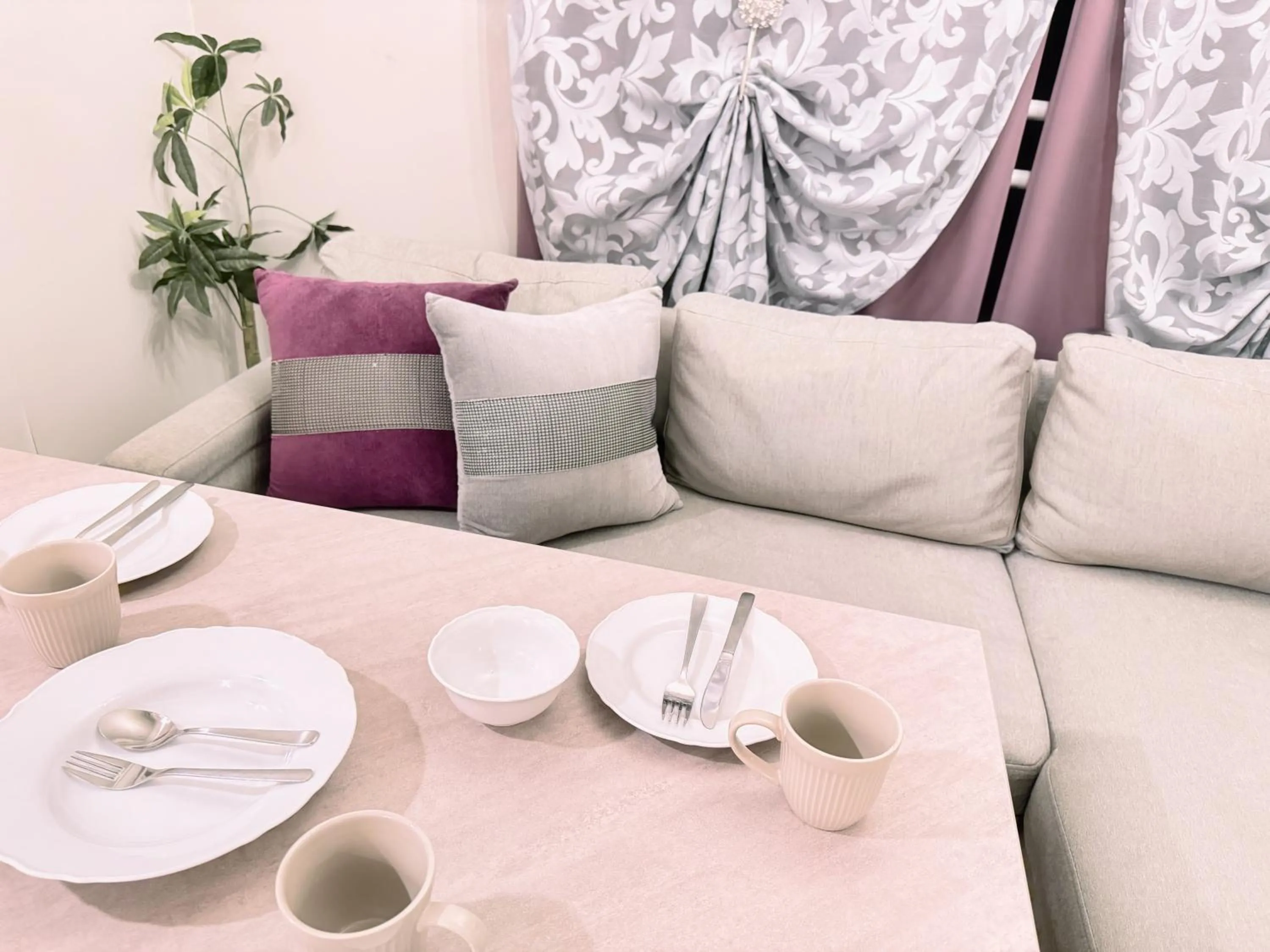 Dining area in Eternity APARTMENT HOTEL SHINAGAWA