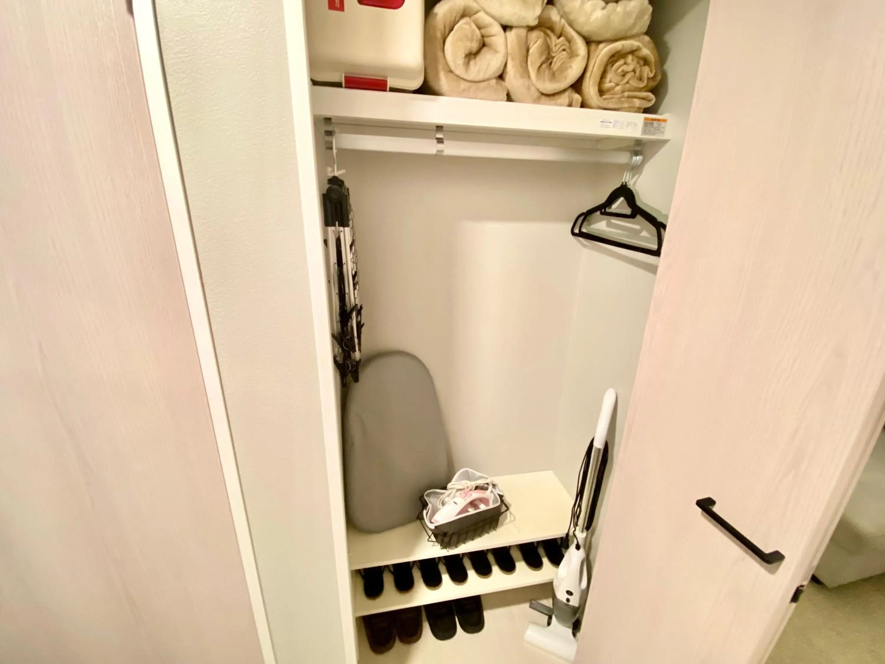 flat iron in Eternity APARTMENT HOTEL SHINAGAWA