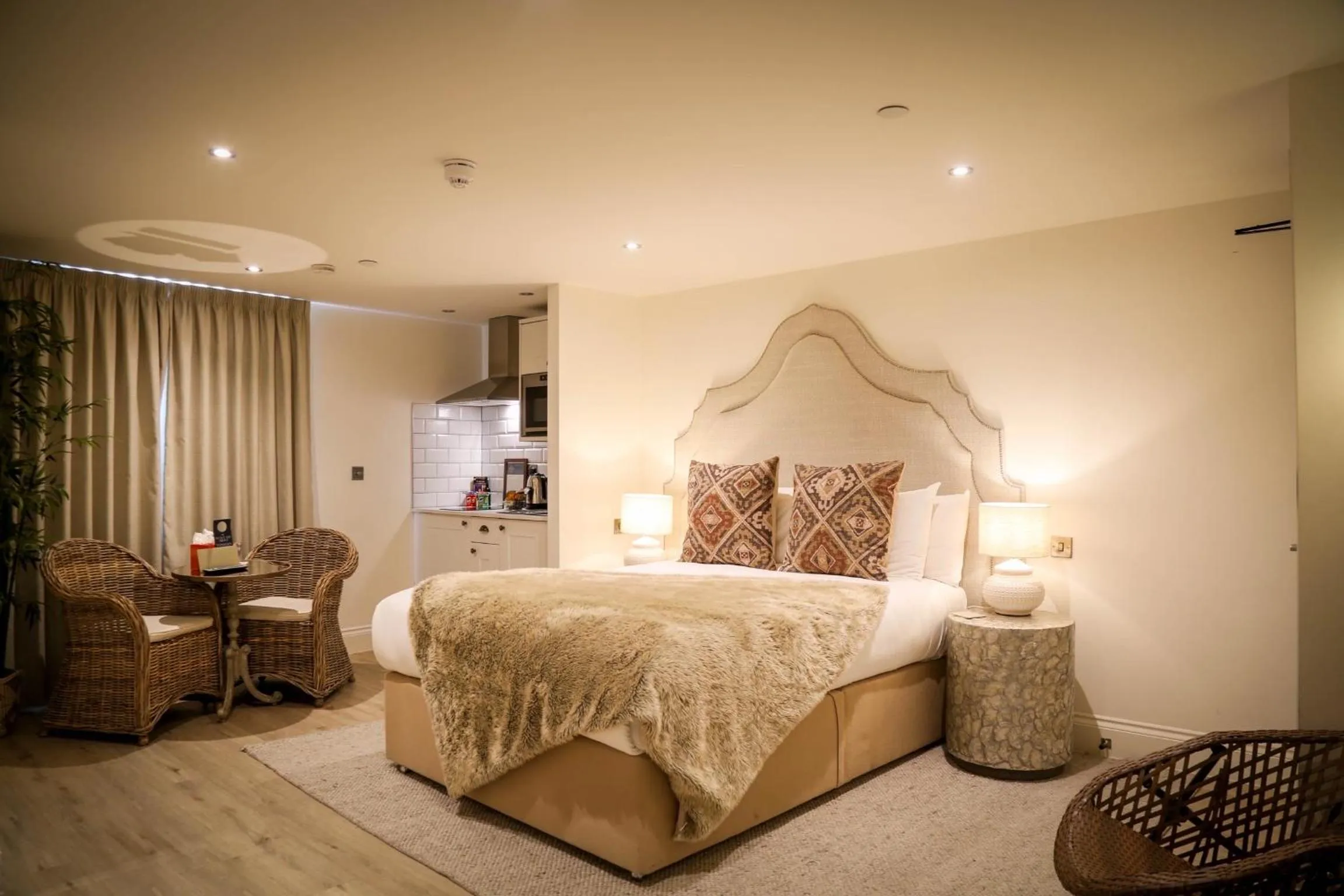 Kitchen or kitchenette, Bed in The Hotel Chester