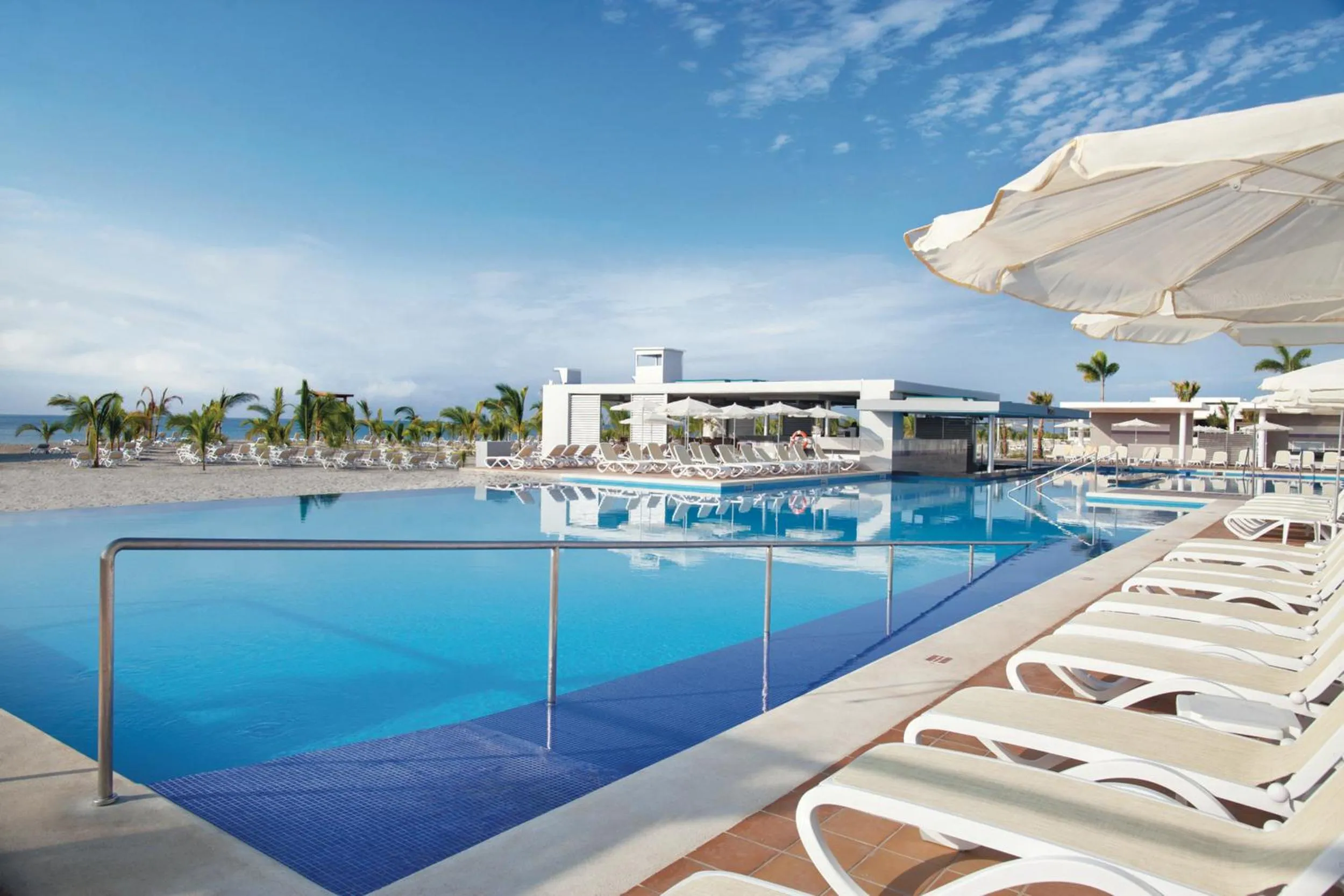 Swimming pool in Riu Playa Blanca - All Inclusive