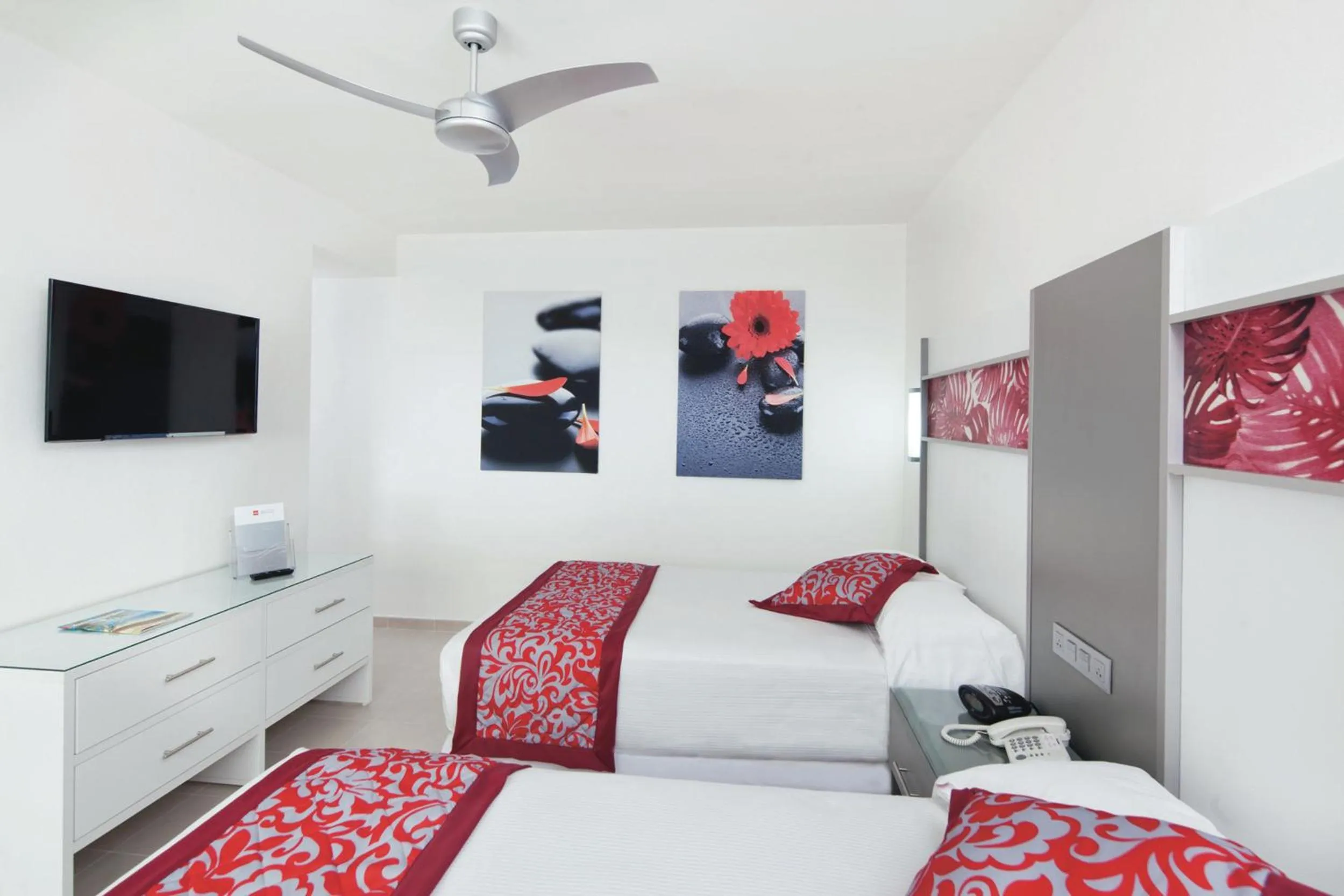 Bed in Riu Playa Blanca - All Inclusive