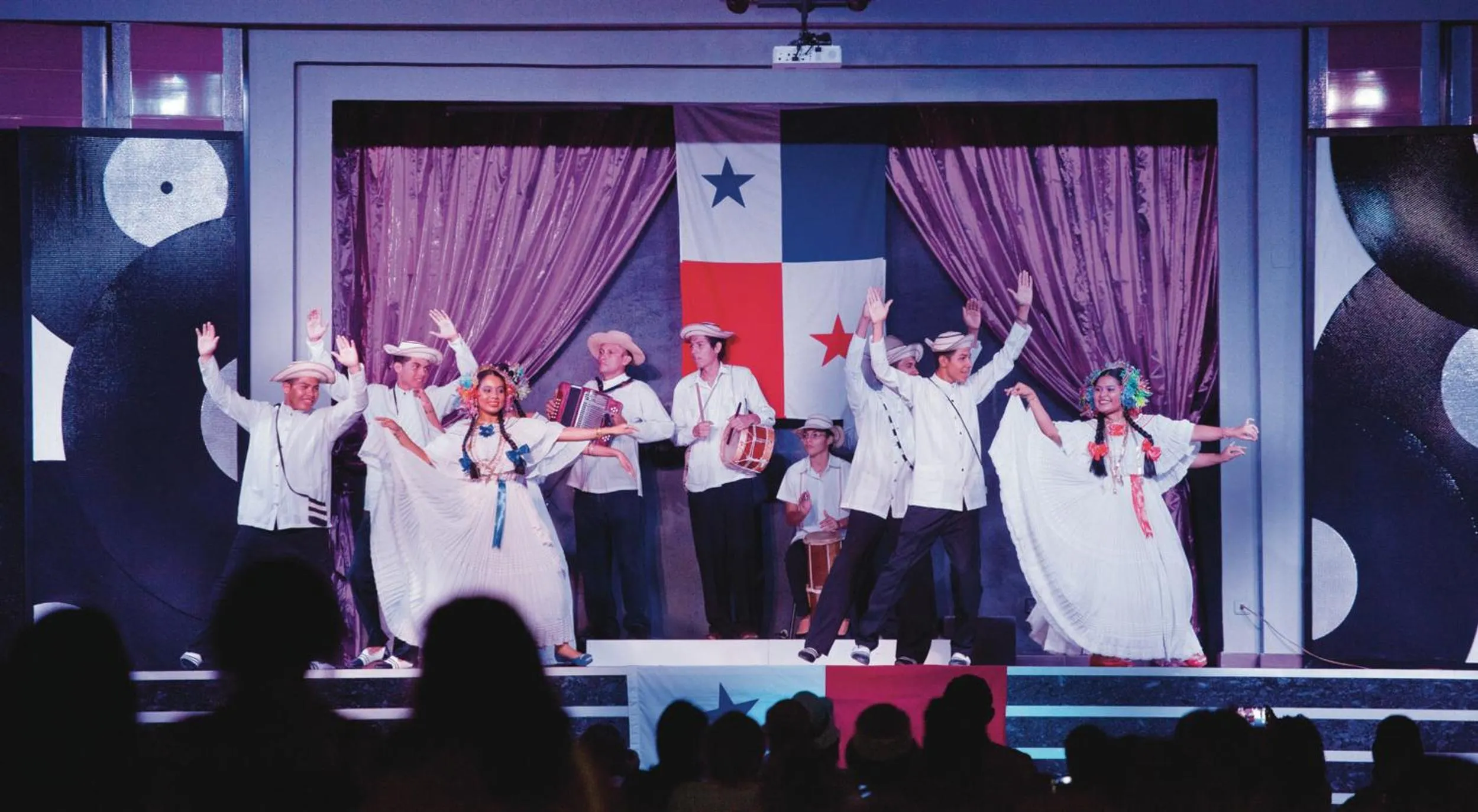 Entertainment in Riu Playa Blanca - All Inclusive