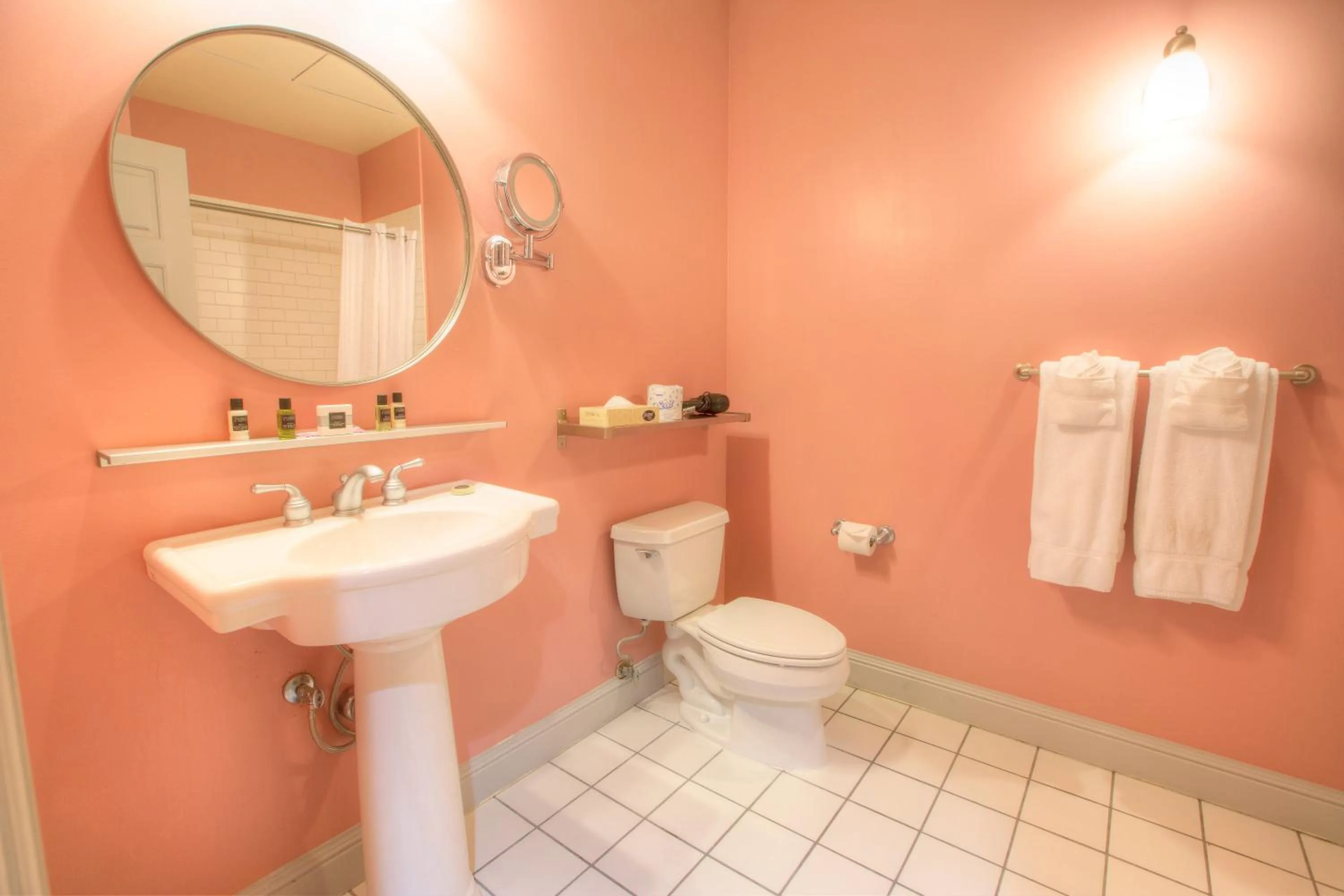 Bathroom in Montvale Hotel