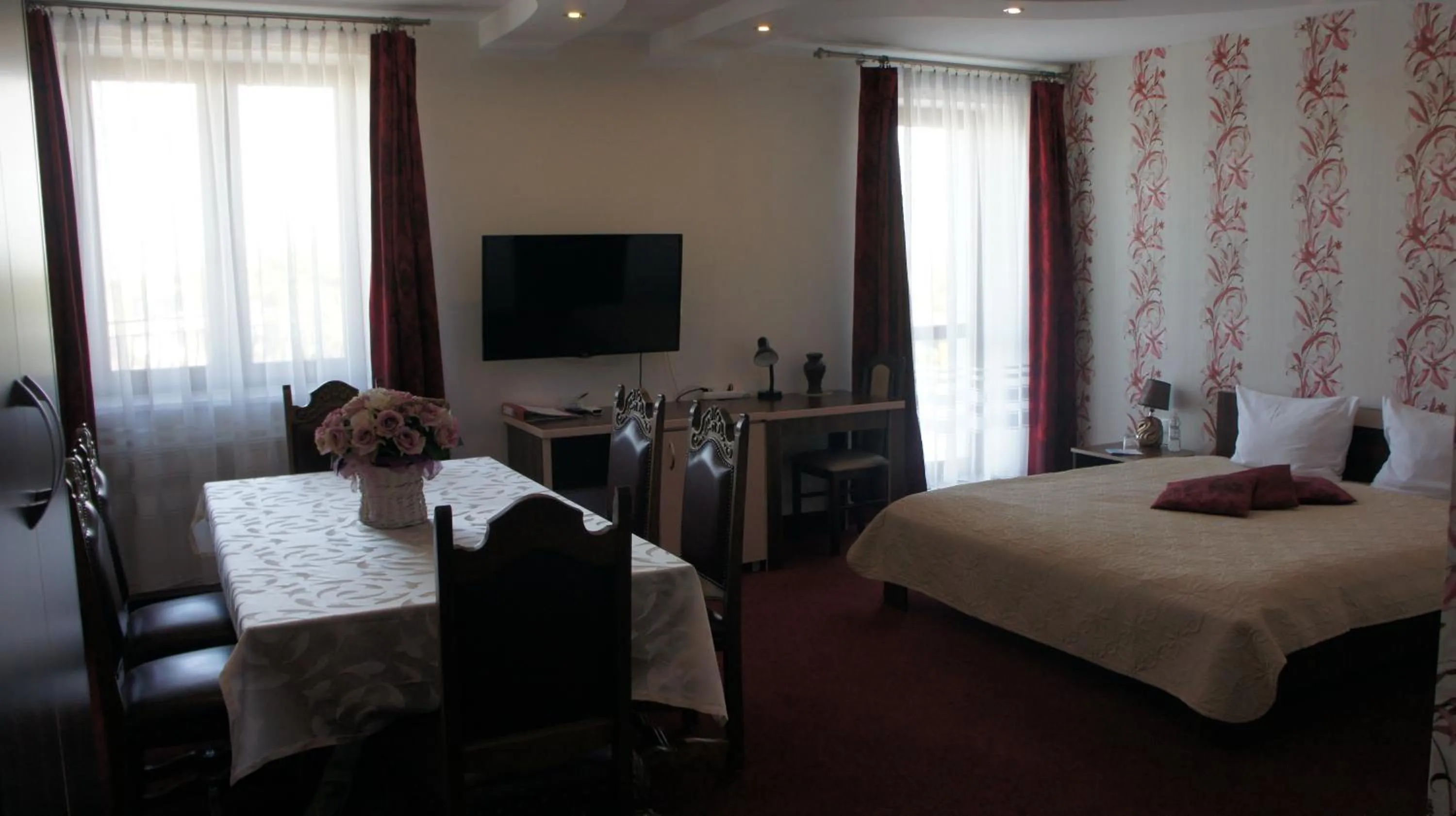 Photo of the whole room, Bed in Hotel Prymus