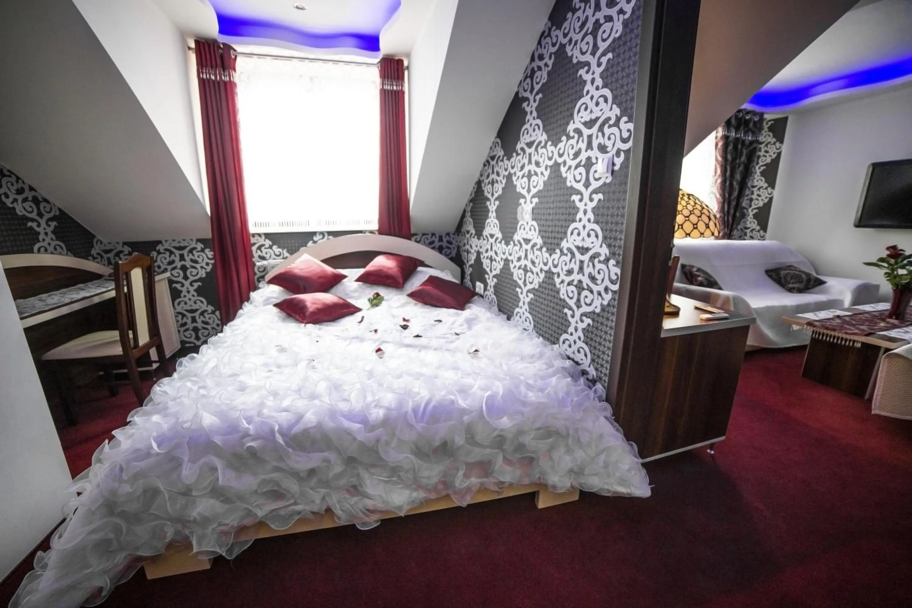 Photo of the whole room, Bed in Hotel Prymus