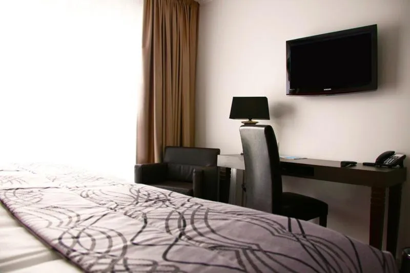 Bed in Sporthotel Racket Inn