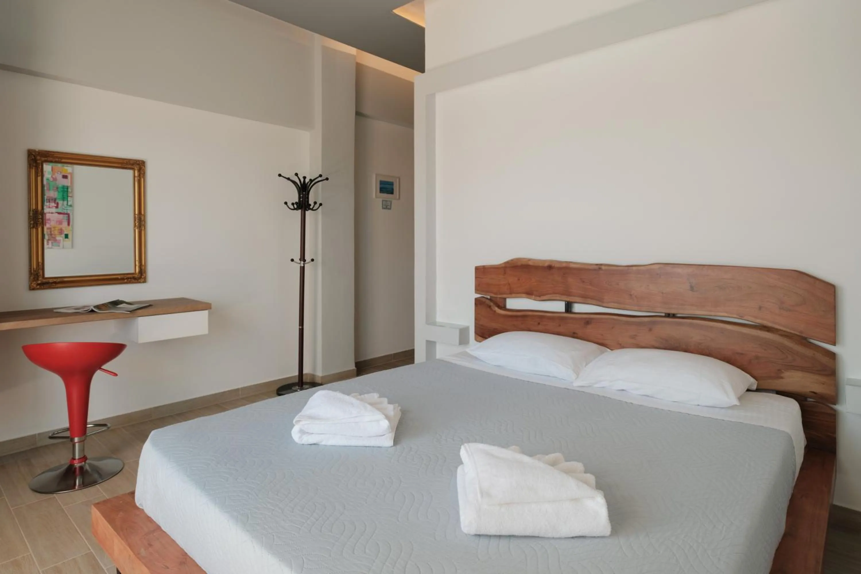 Bed in Zeus Throne Suites