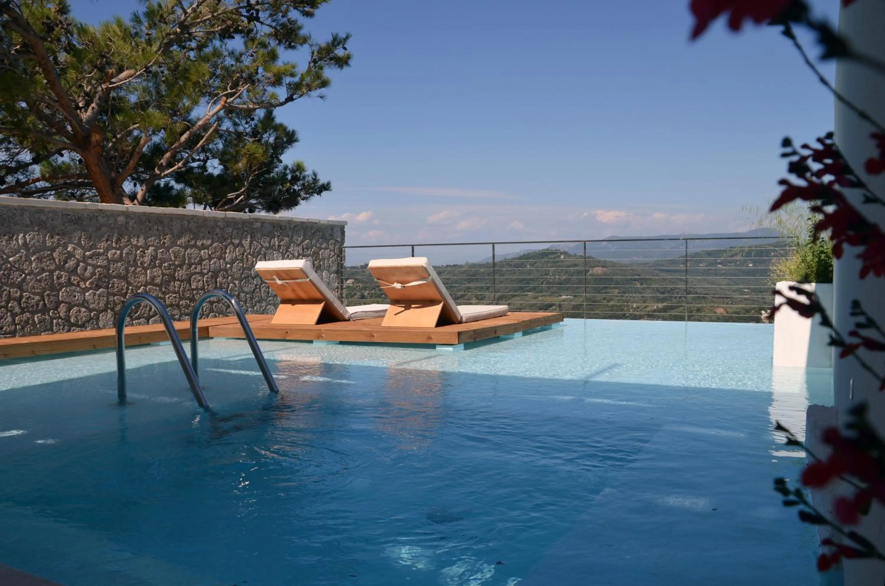 Swimming pool in Zeus Throne Suites