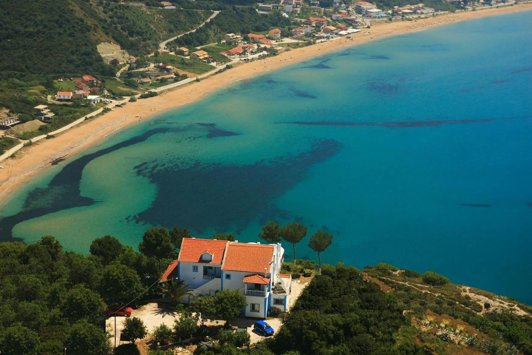 Spring in Zeus Throne Suites