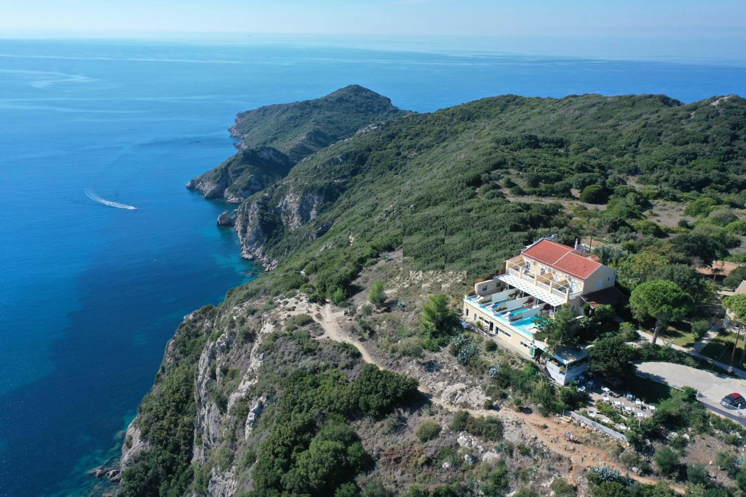 Property building in Zeus Throne Suites