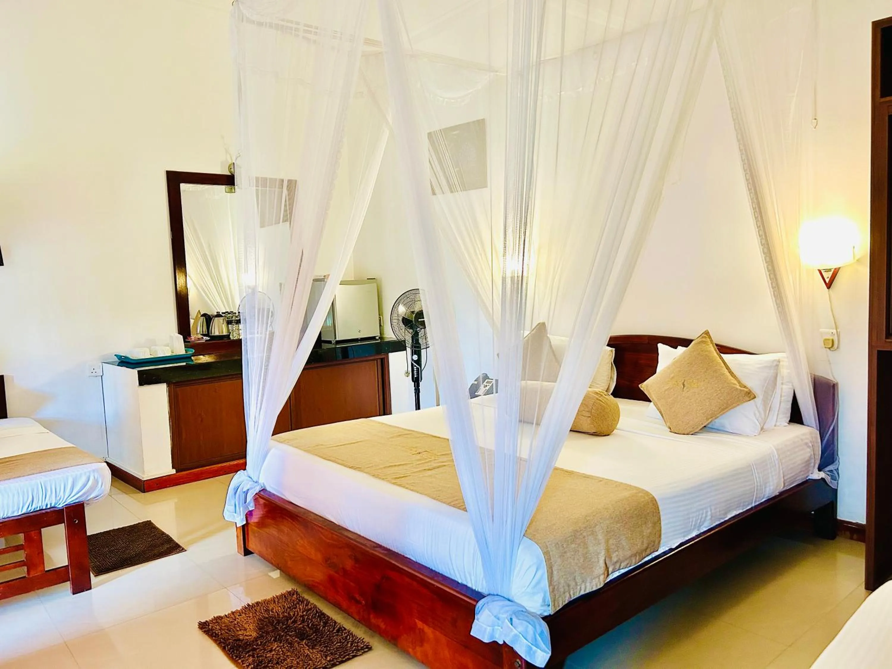 Bedroom, Bed in Hotel Ella`s Edge