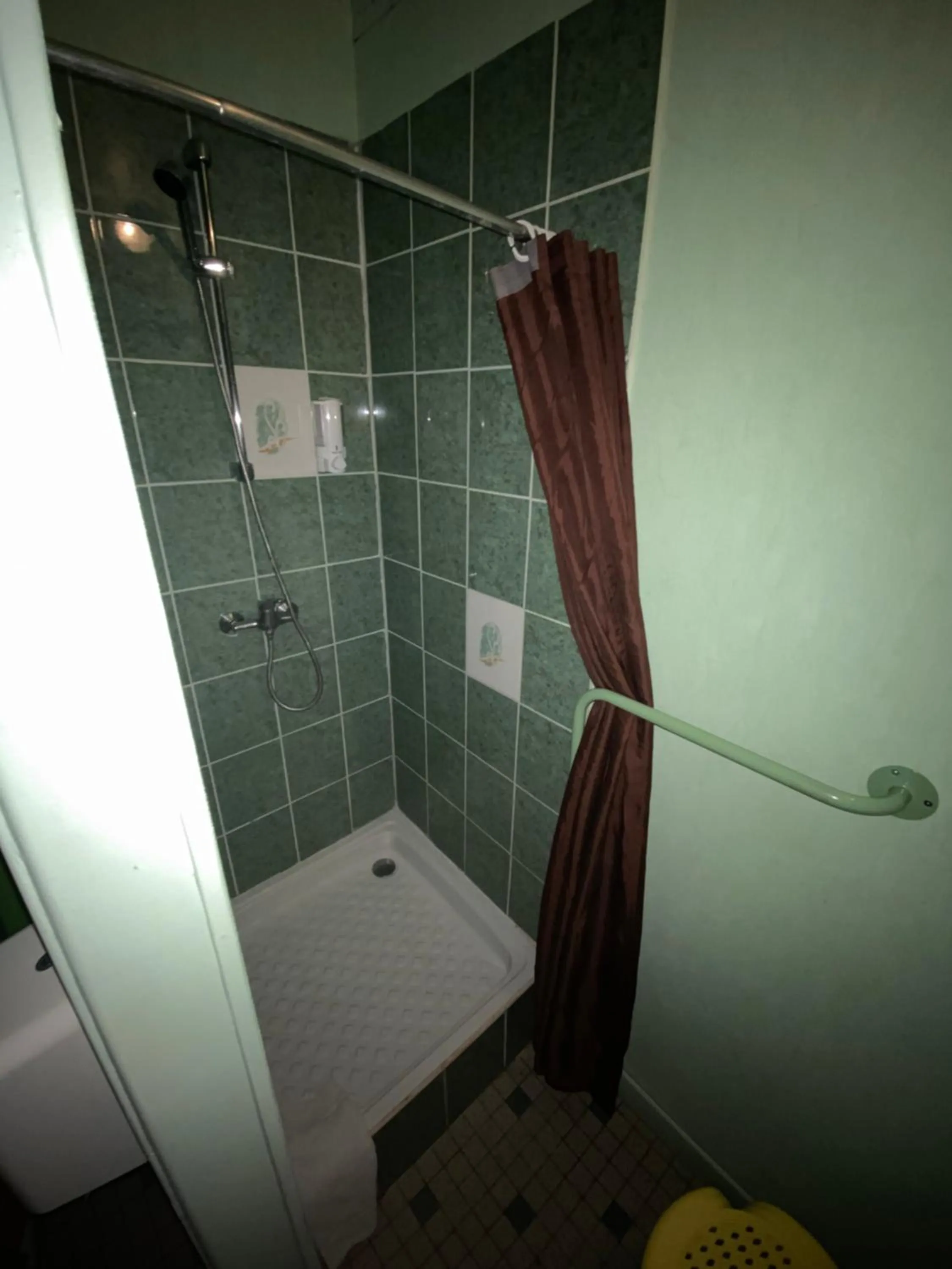 Bathroom in Hôtel Thermidor