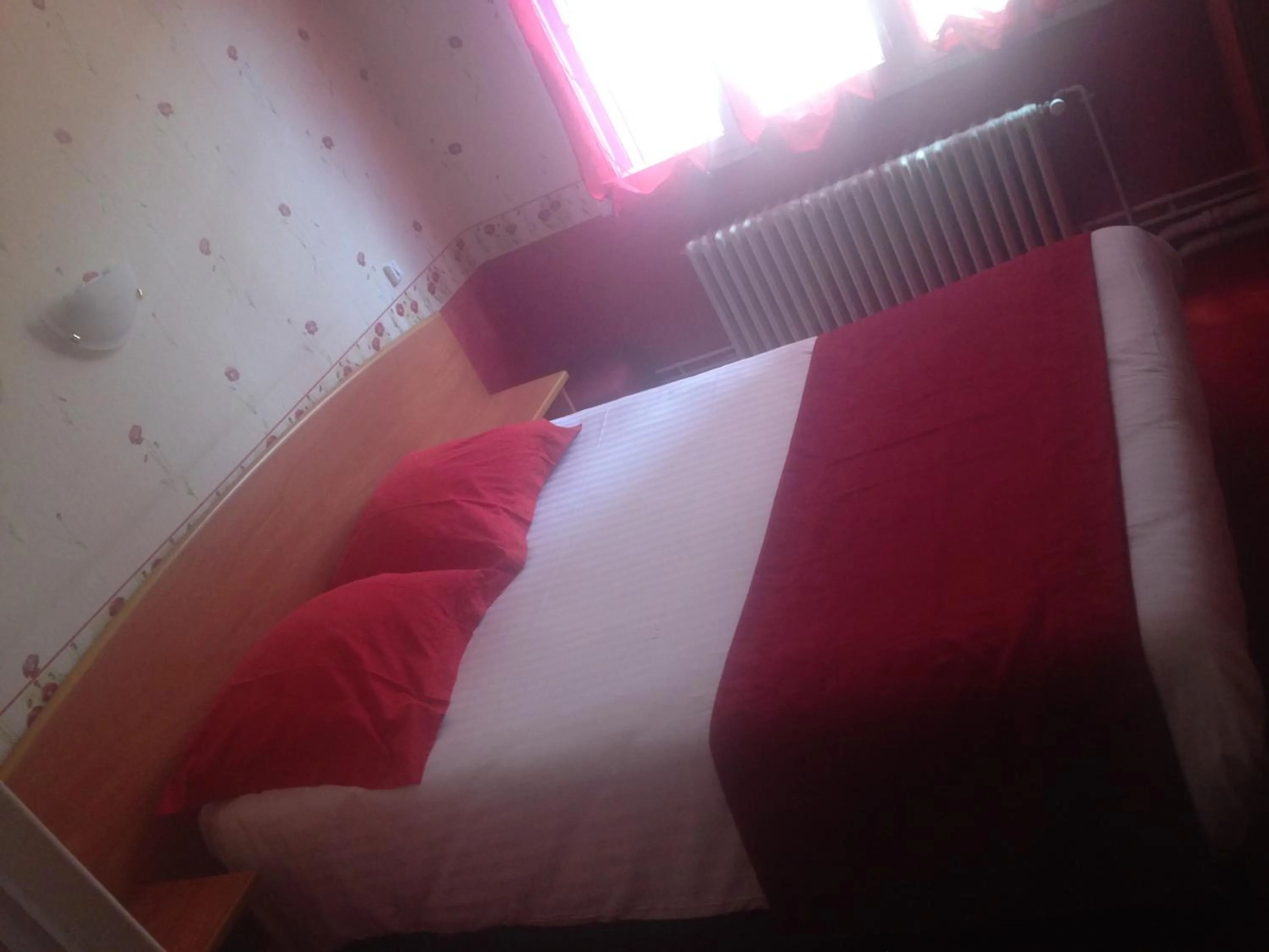 Bed in Hôtel Thermidor