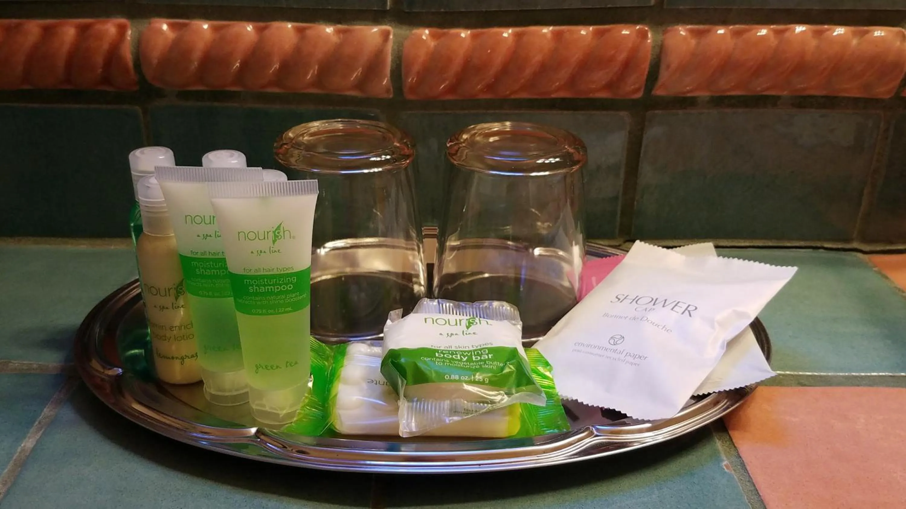 Bathroom in Topanga Canyon Inn Bed and Breakfast