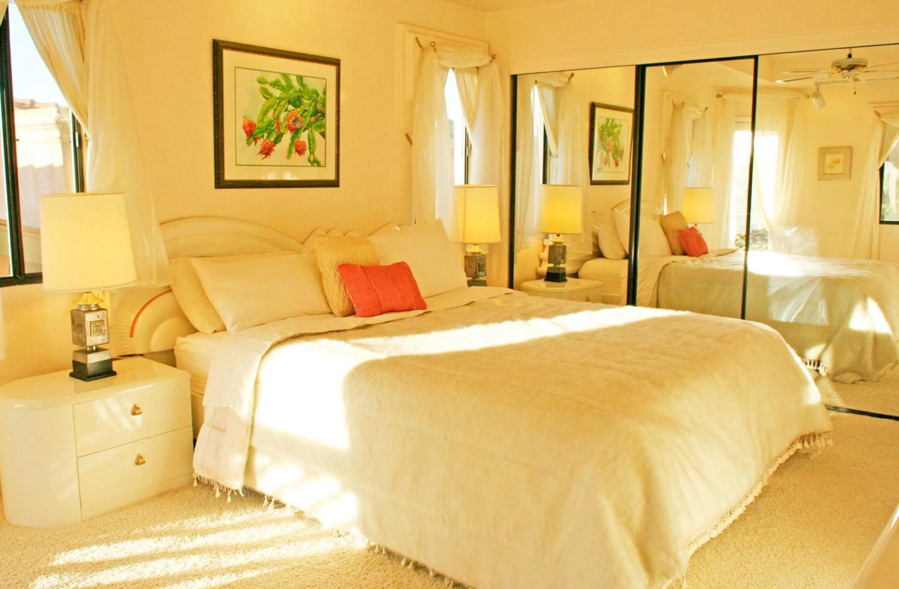 Bed in Topanga Canyon Inn Bed and Breakfast