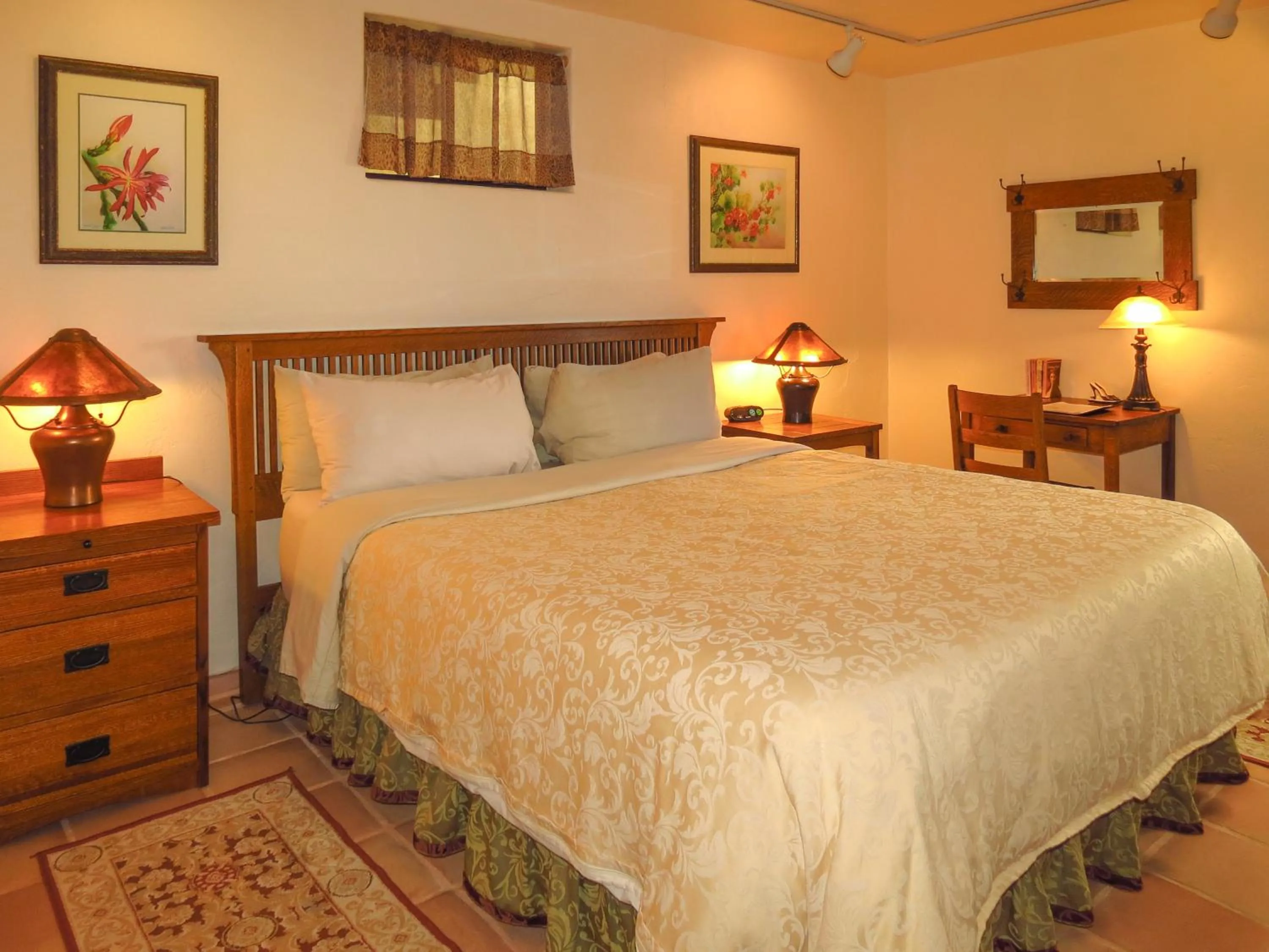 Bedroom, Bed in Topanga Canyon Inn Bed and Breakfast