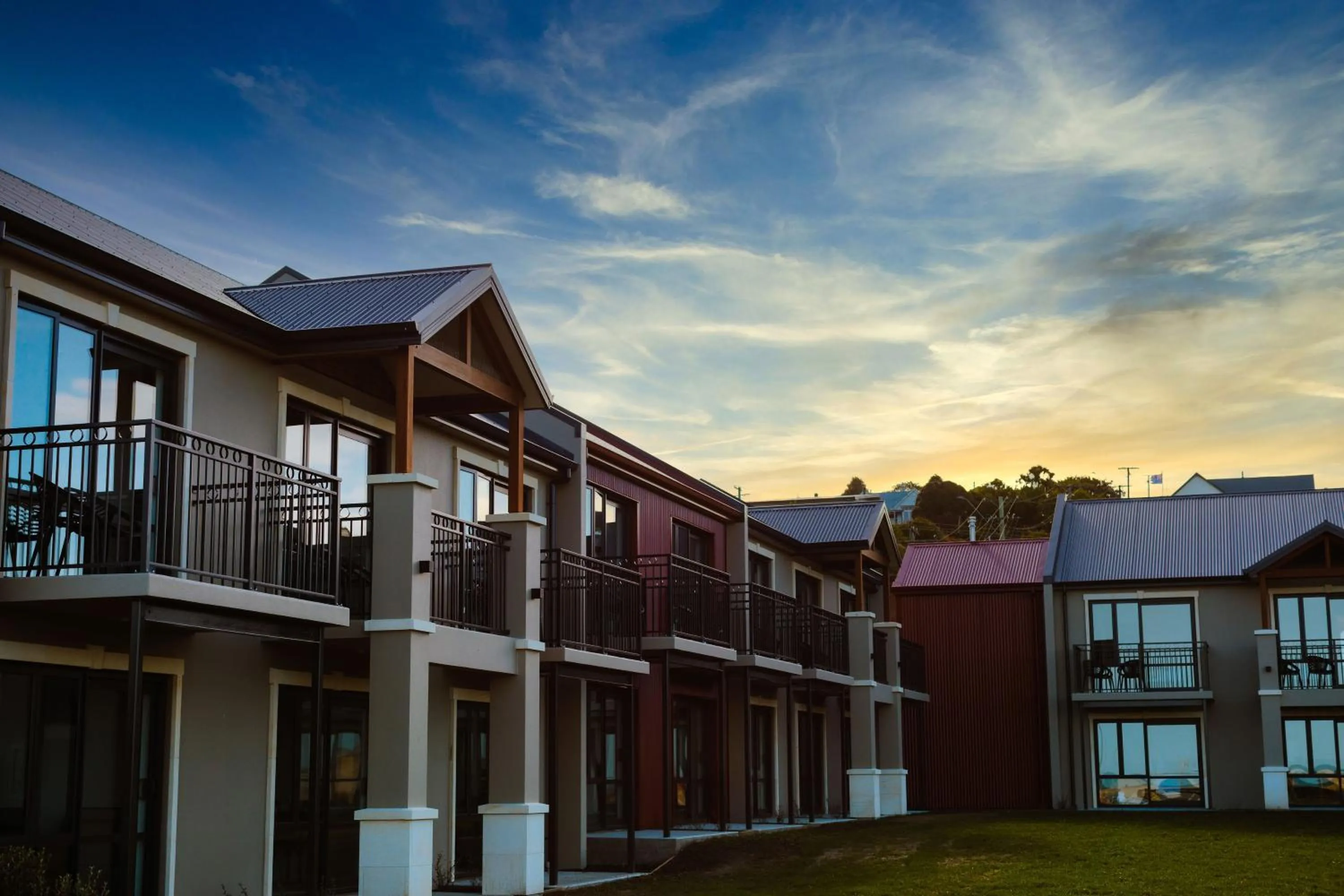 Property building in Mariner Suites