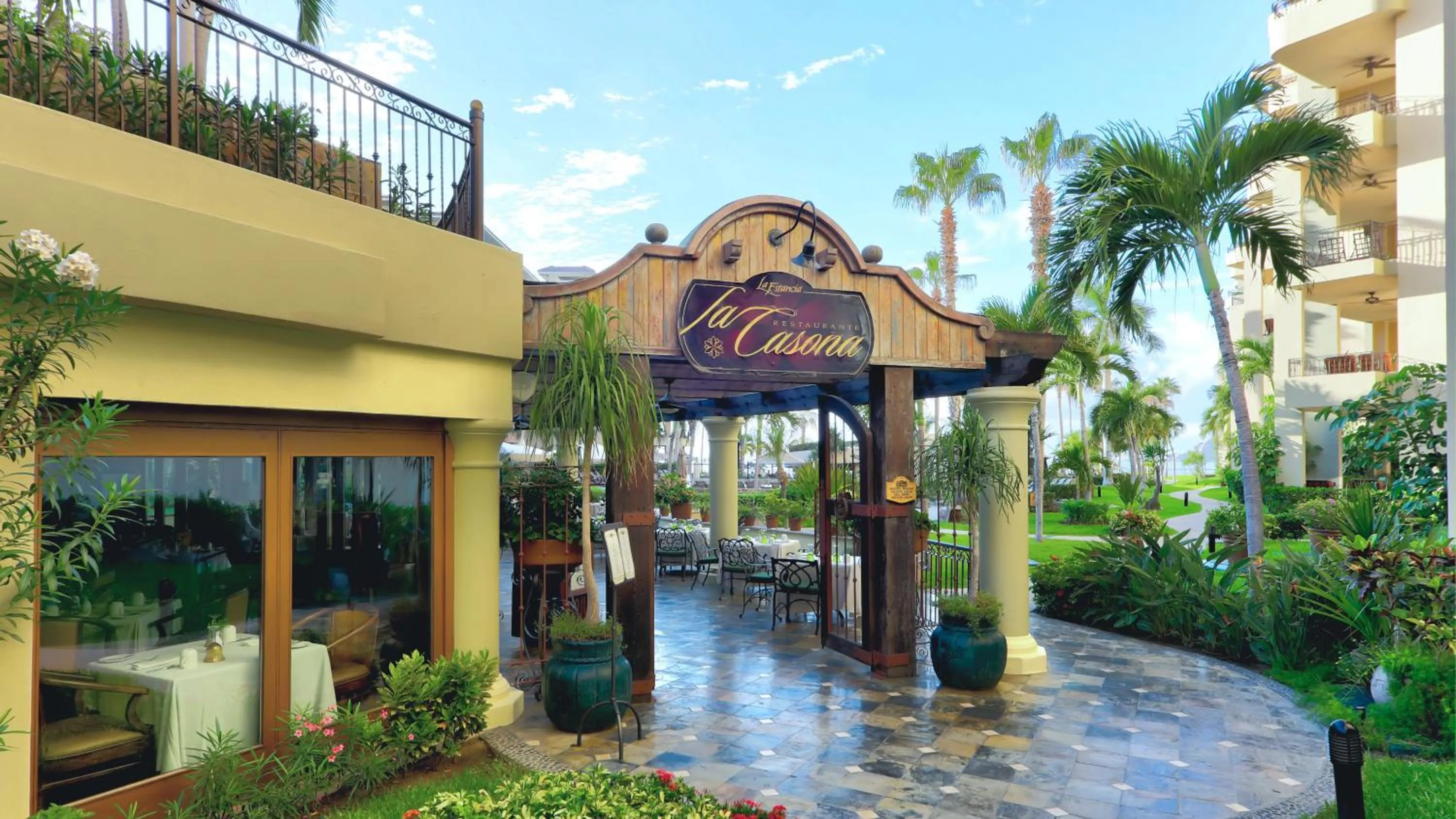 Restaurant/places to eat in Villa La Estancia - Medano Beach Villas