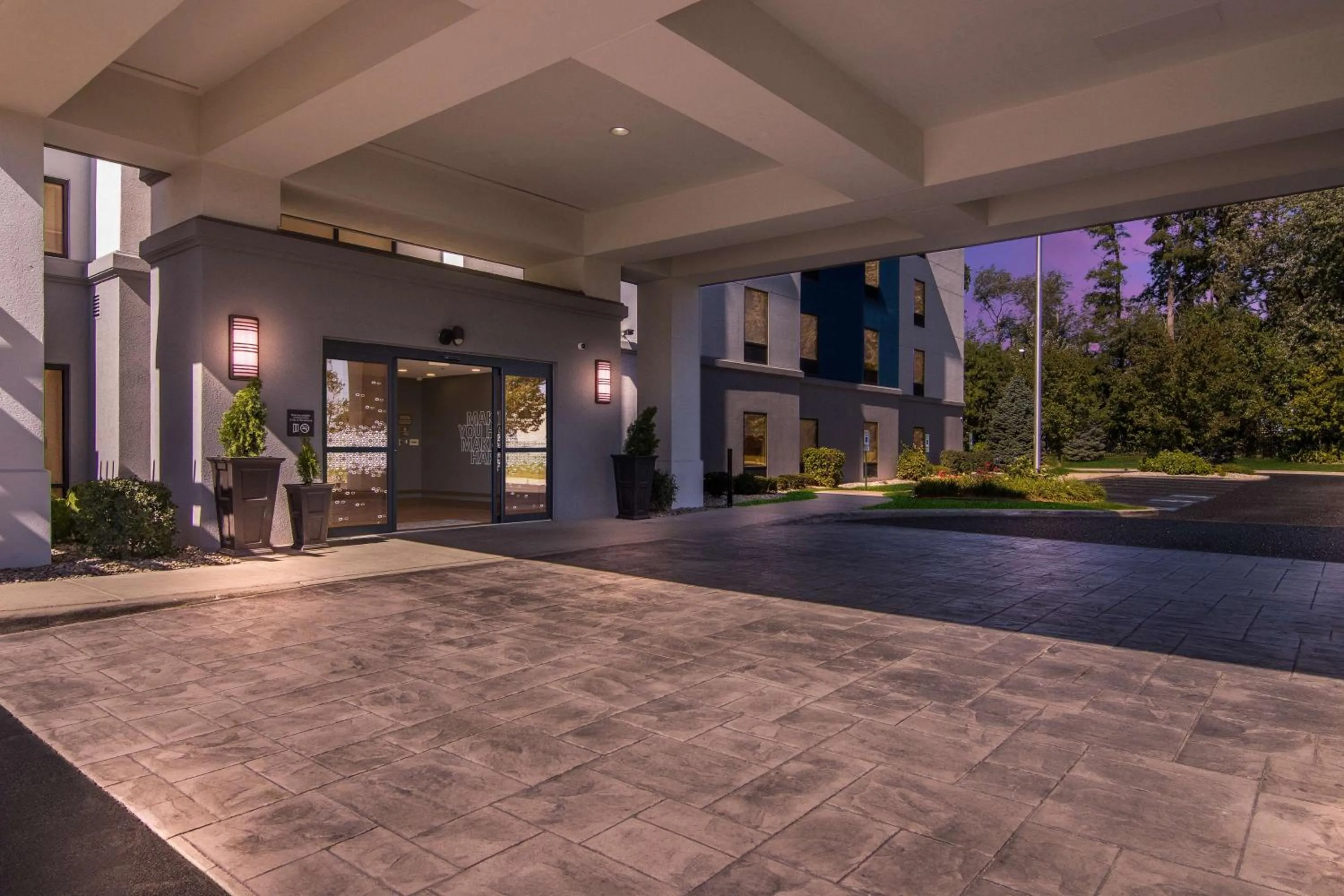 Property building in Hampton Inn & Suites Schererville