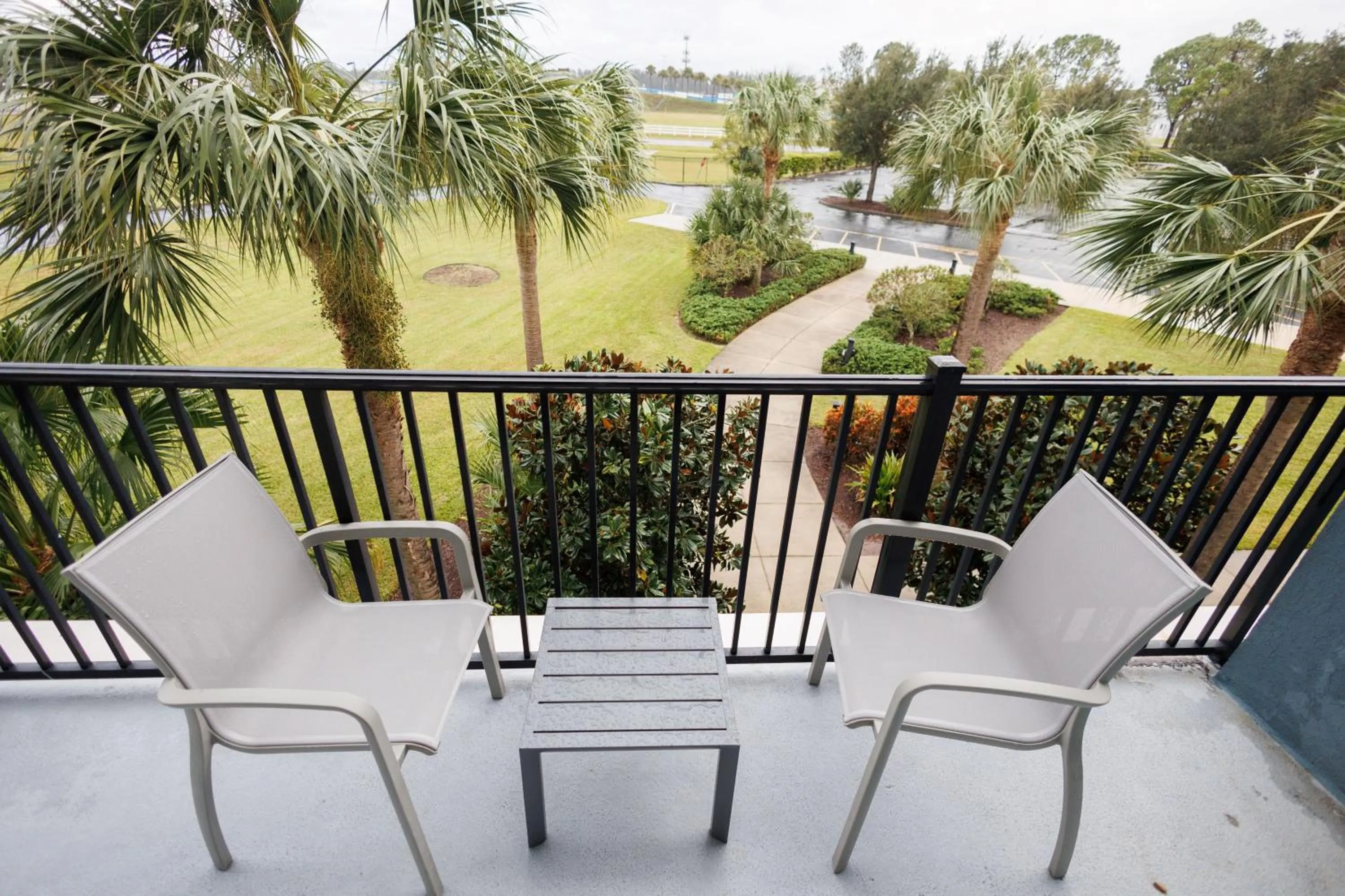 Patio in SEVEN Sebring Raceway Hotel