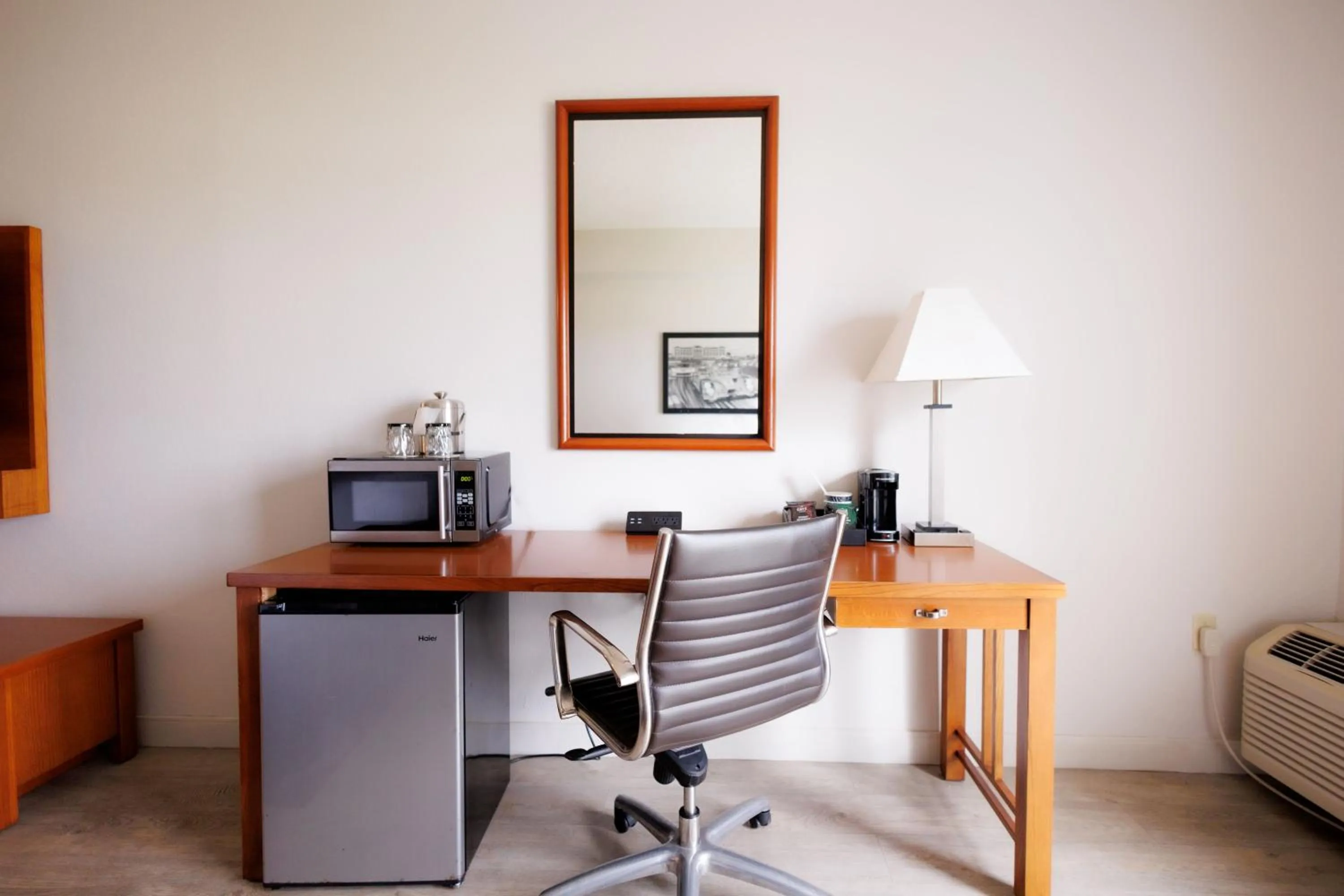 Seating area in SEVEN Sebring Raceway Hotel