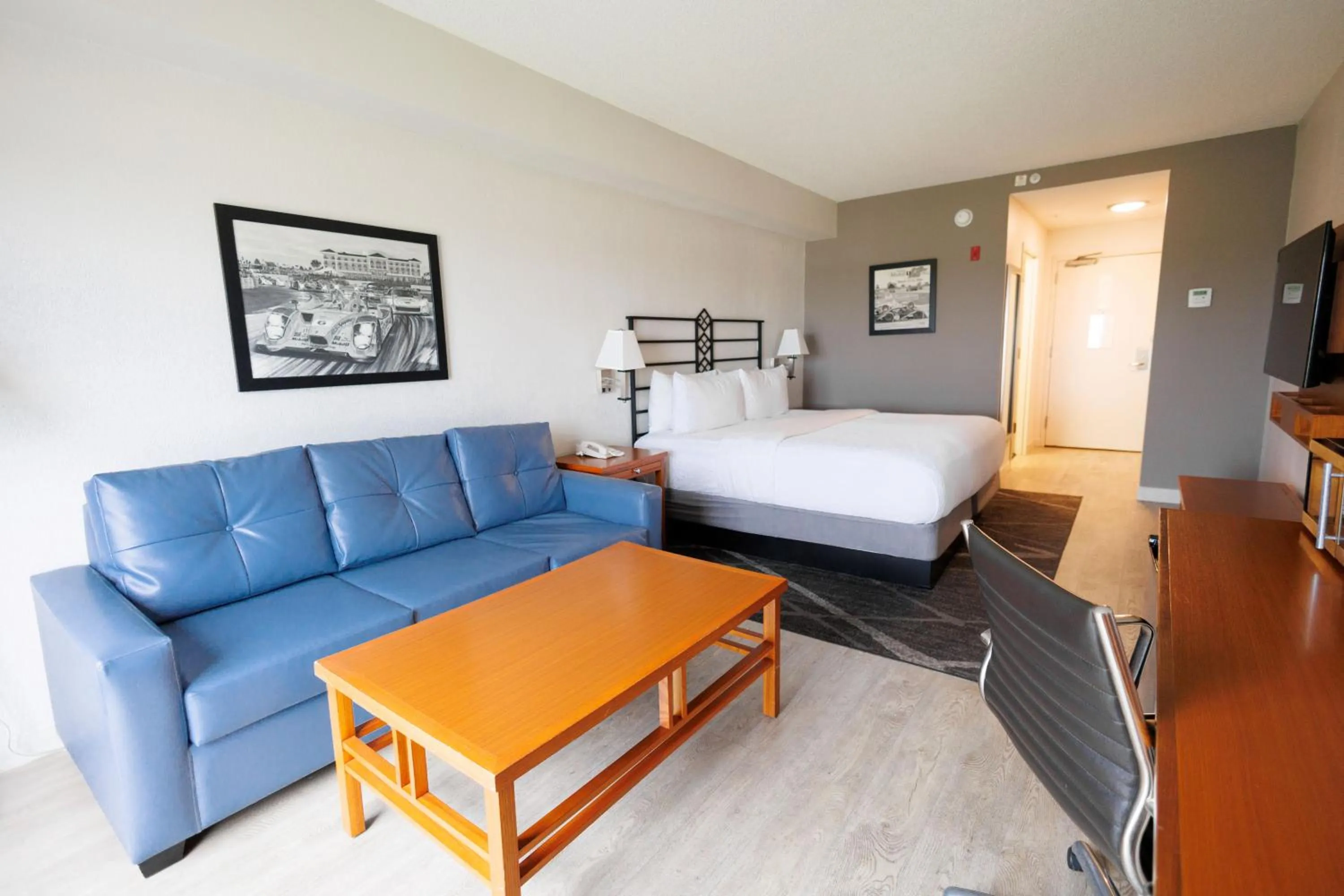 Bed in SEVEN Sebring Raceway Hotel