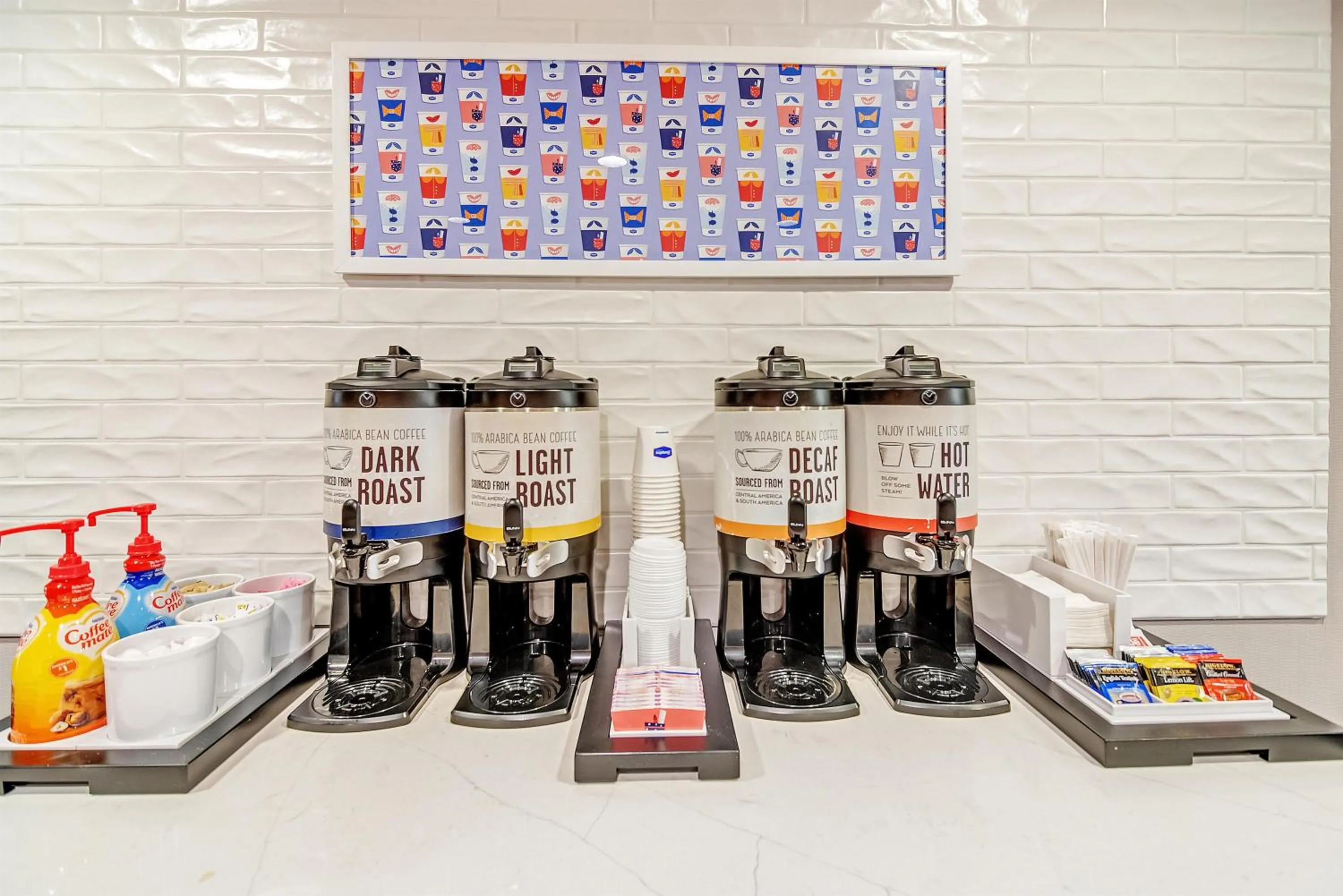 Dining area in Hampton Inn Foley