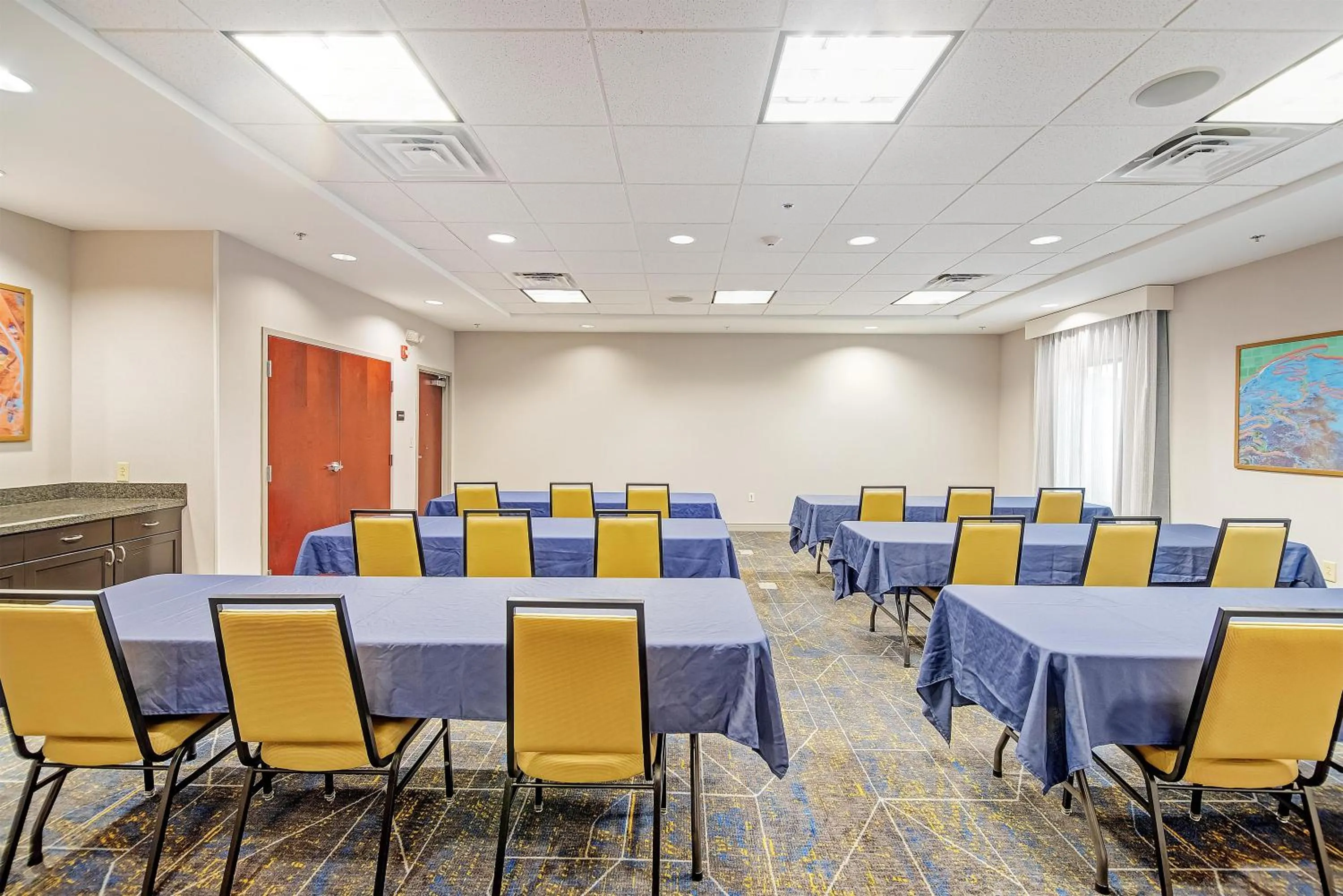 Meeting/conference room in Hampton Inn Foley