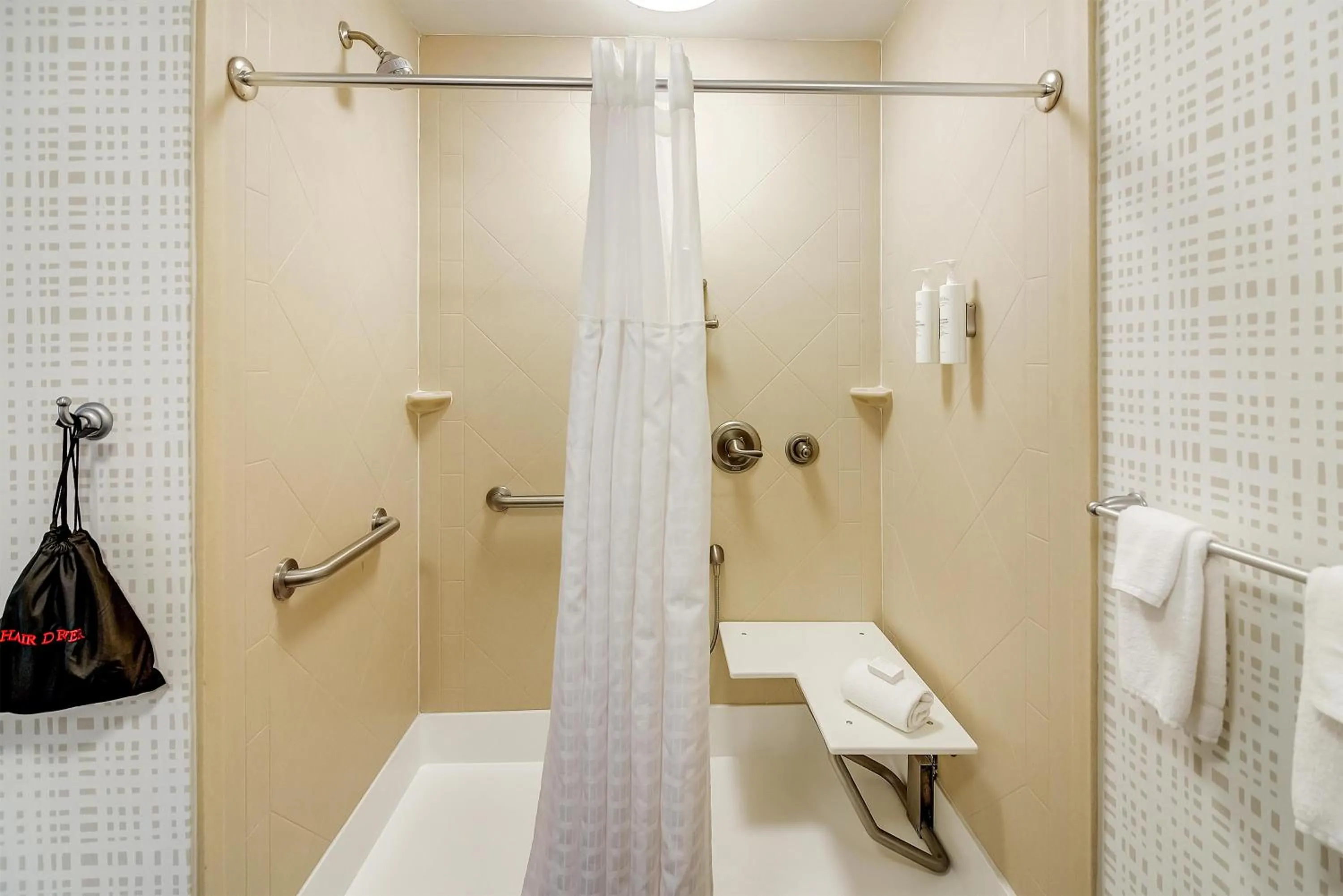 Bathroom in Hampton Inn Foley