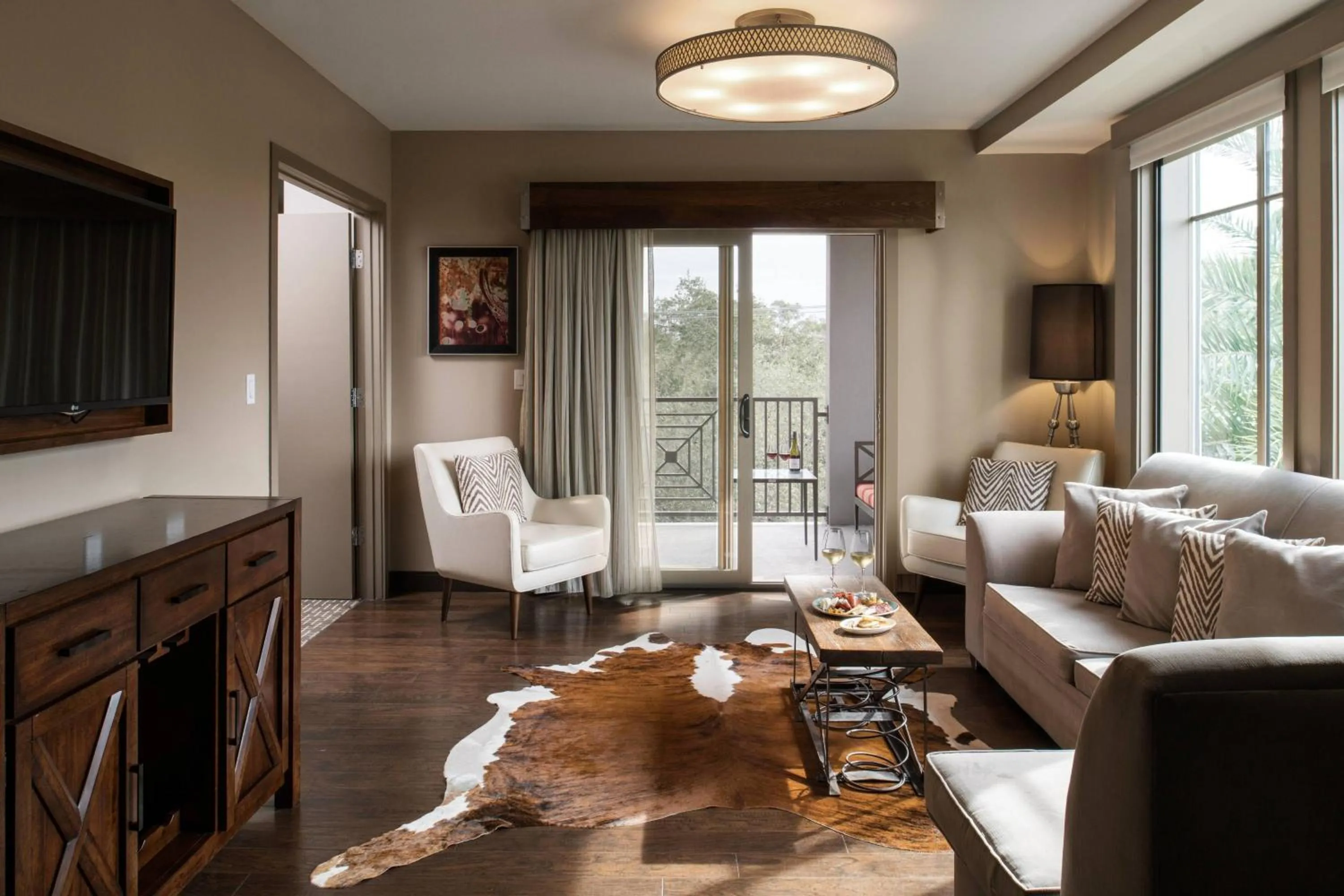 Living room in Epicurean Hotel, Autograph Collection