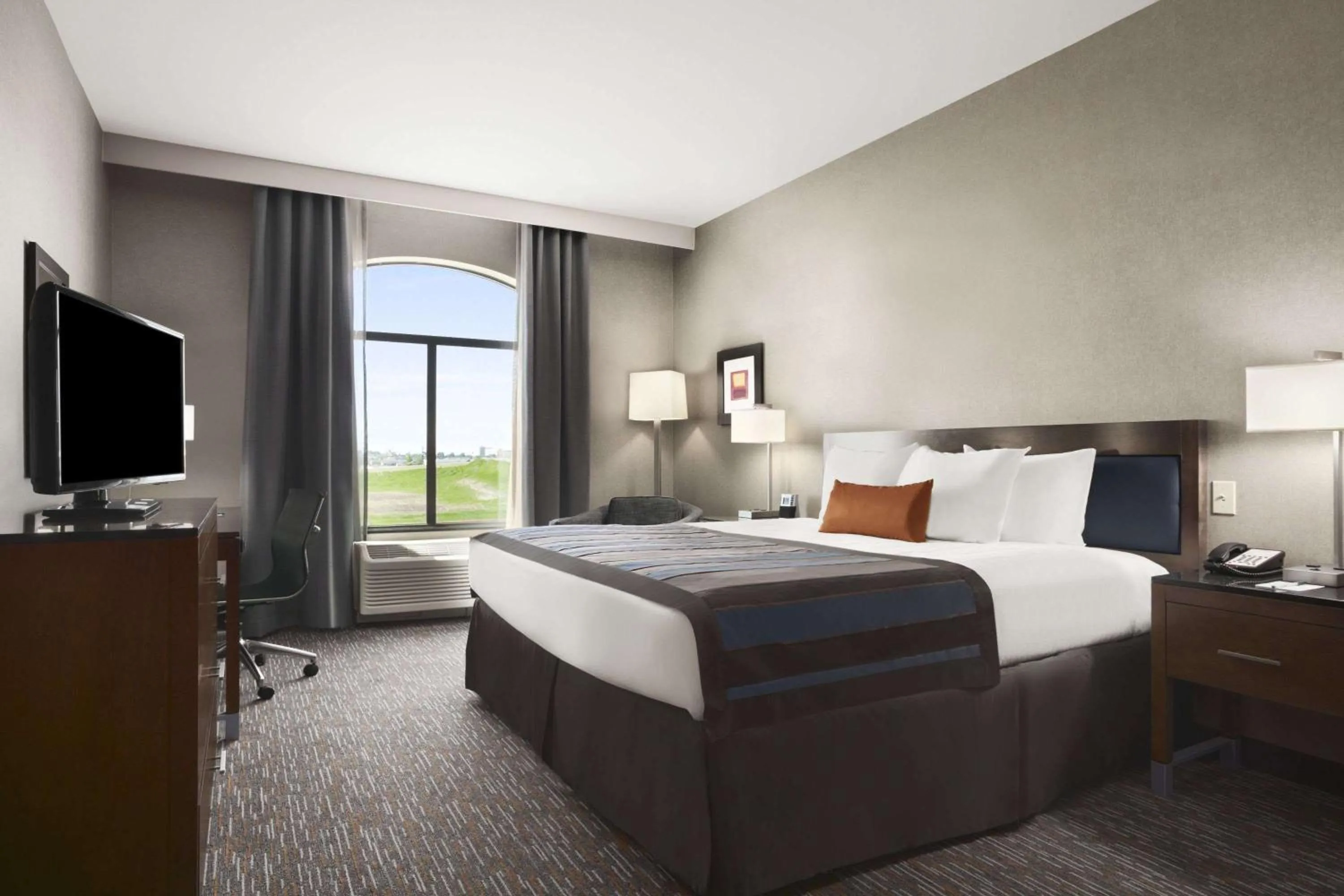 Photo of the whole room, Bed in Wingate by Wyndham - Bismarck